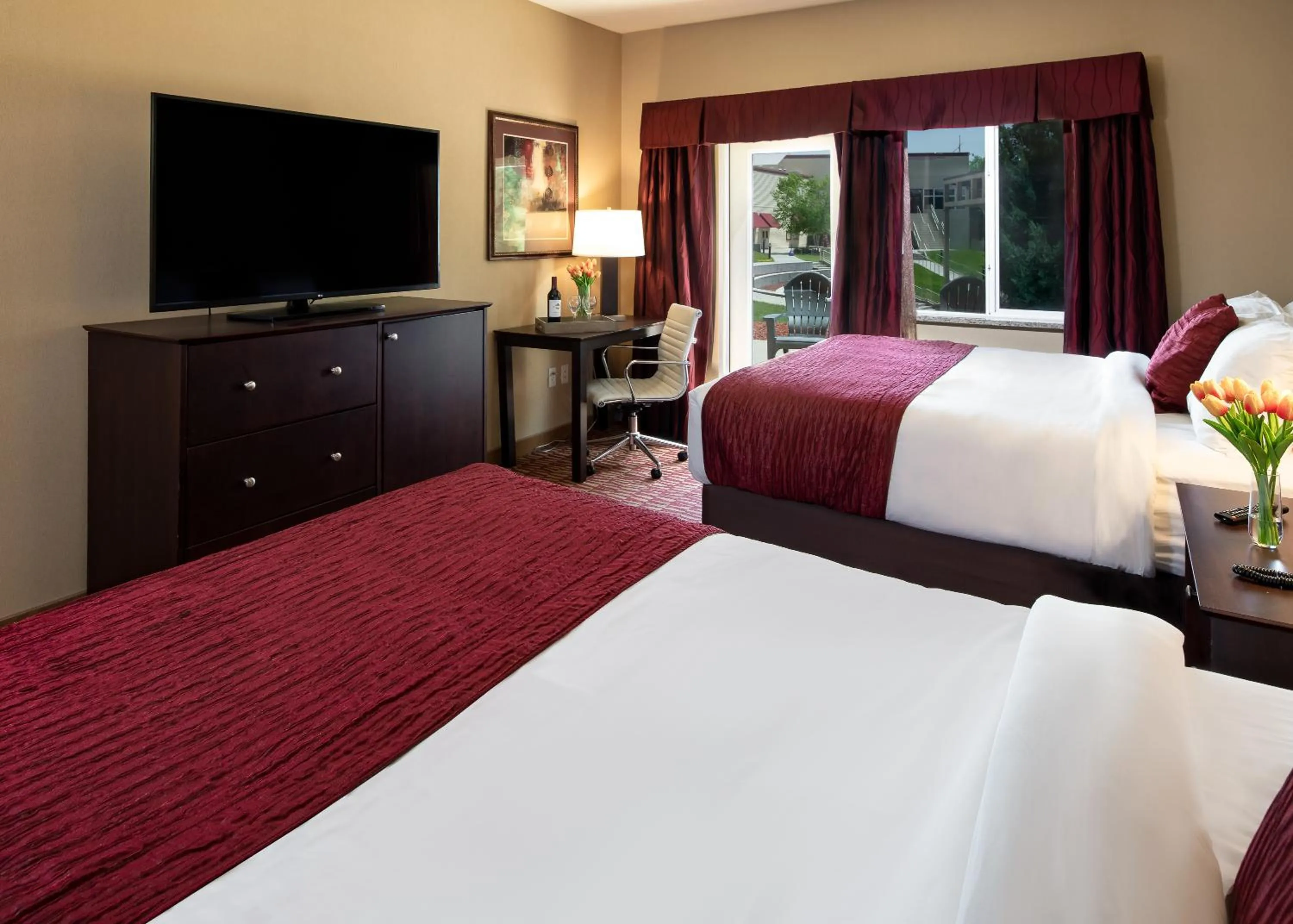 Deluxe 2 Queen NonSmoking Pet-Friendly in Lakeside Hotel Casino