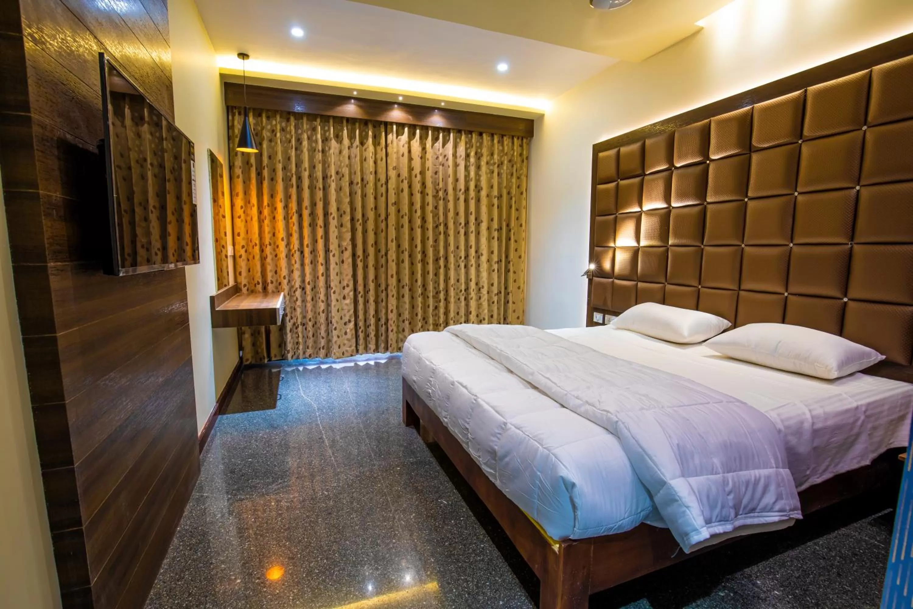 Deluxe Double Room - single occupancy in HOTEL VIJAYARANI