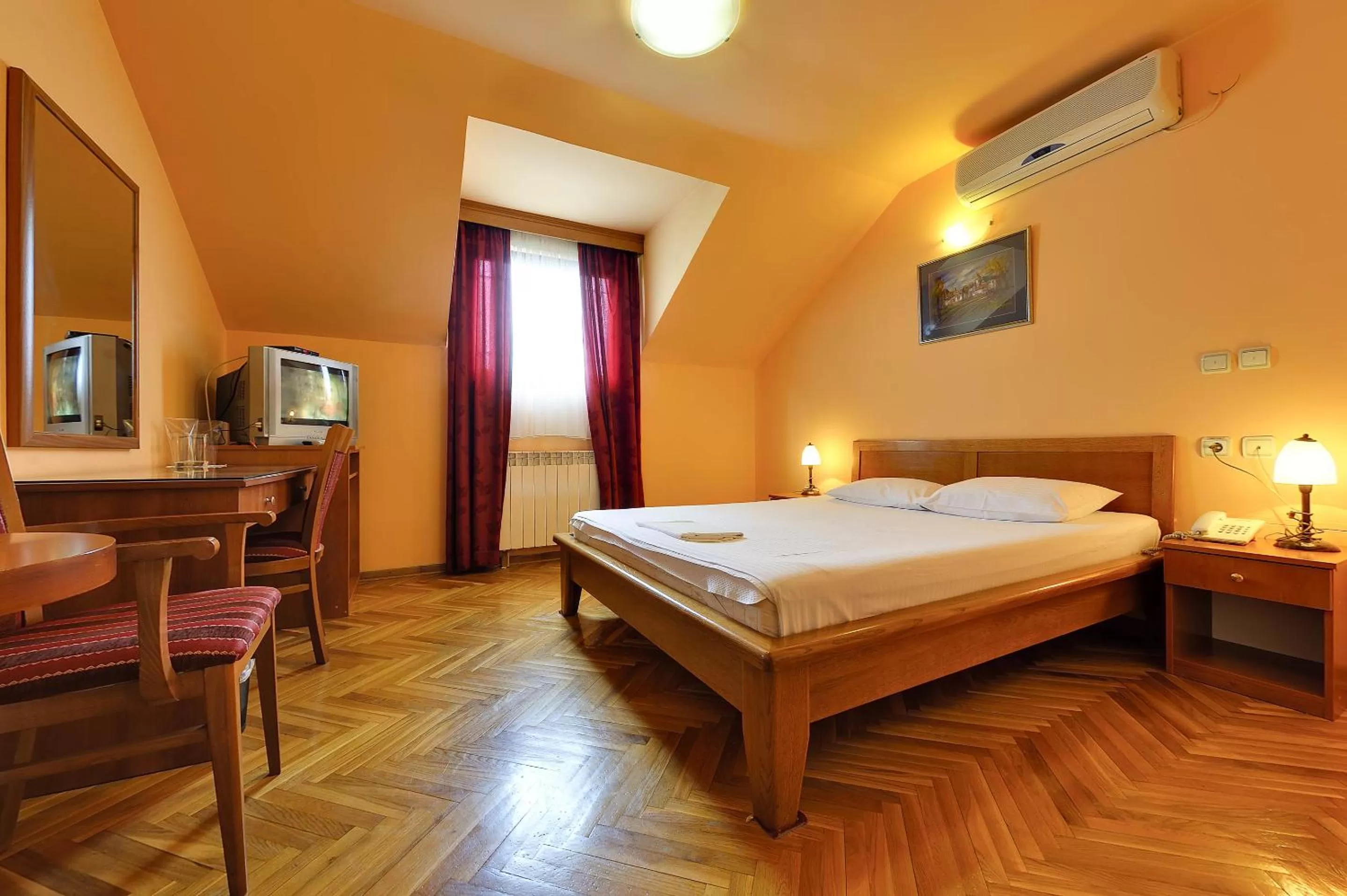 Double or Twin Room in Hotel Sucevic Garni