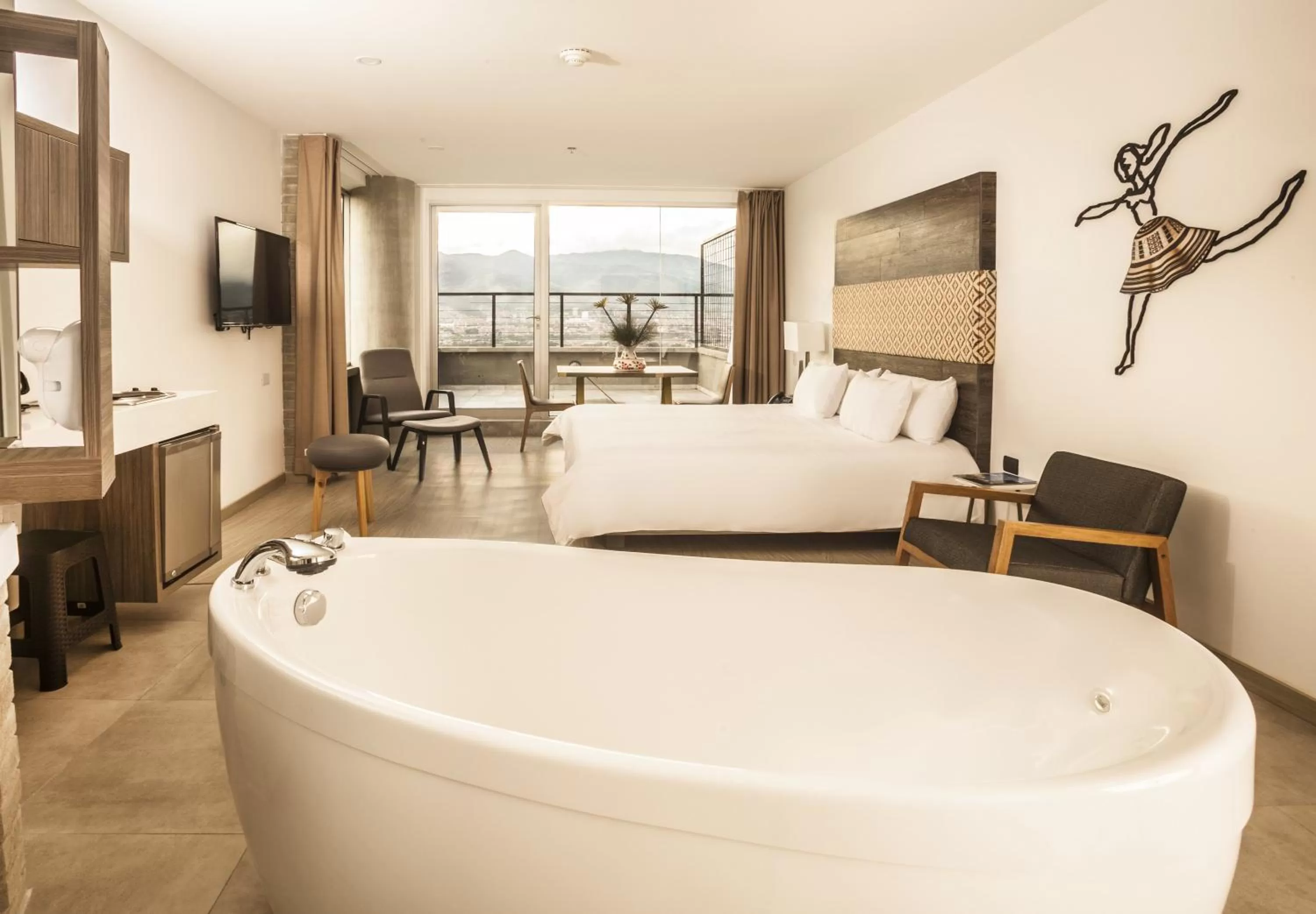 King Suite with Balcony in Viaggio Medellín Grand Select