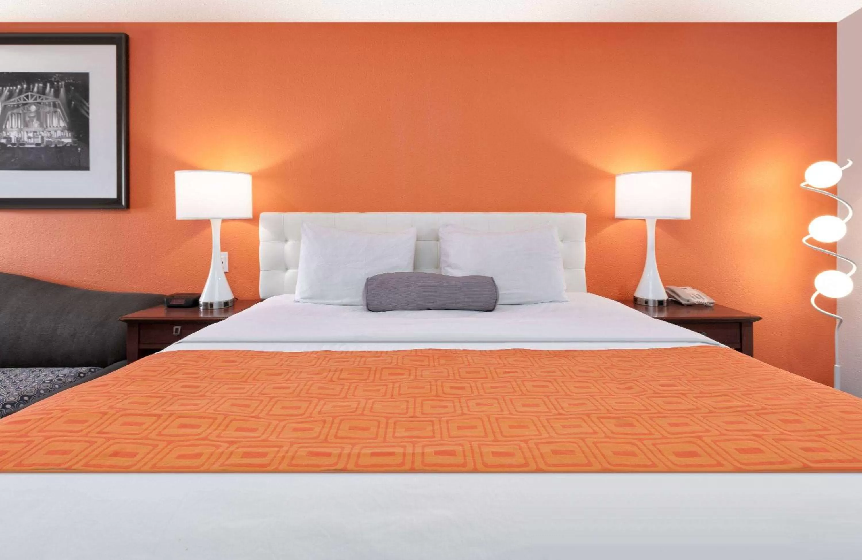 King Room - Non-Smoking in Howard Johnson by Wyndham San Marcos