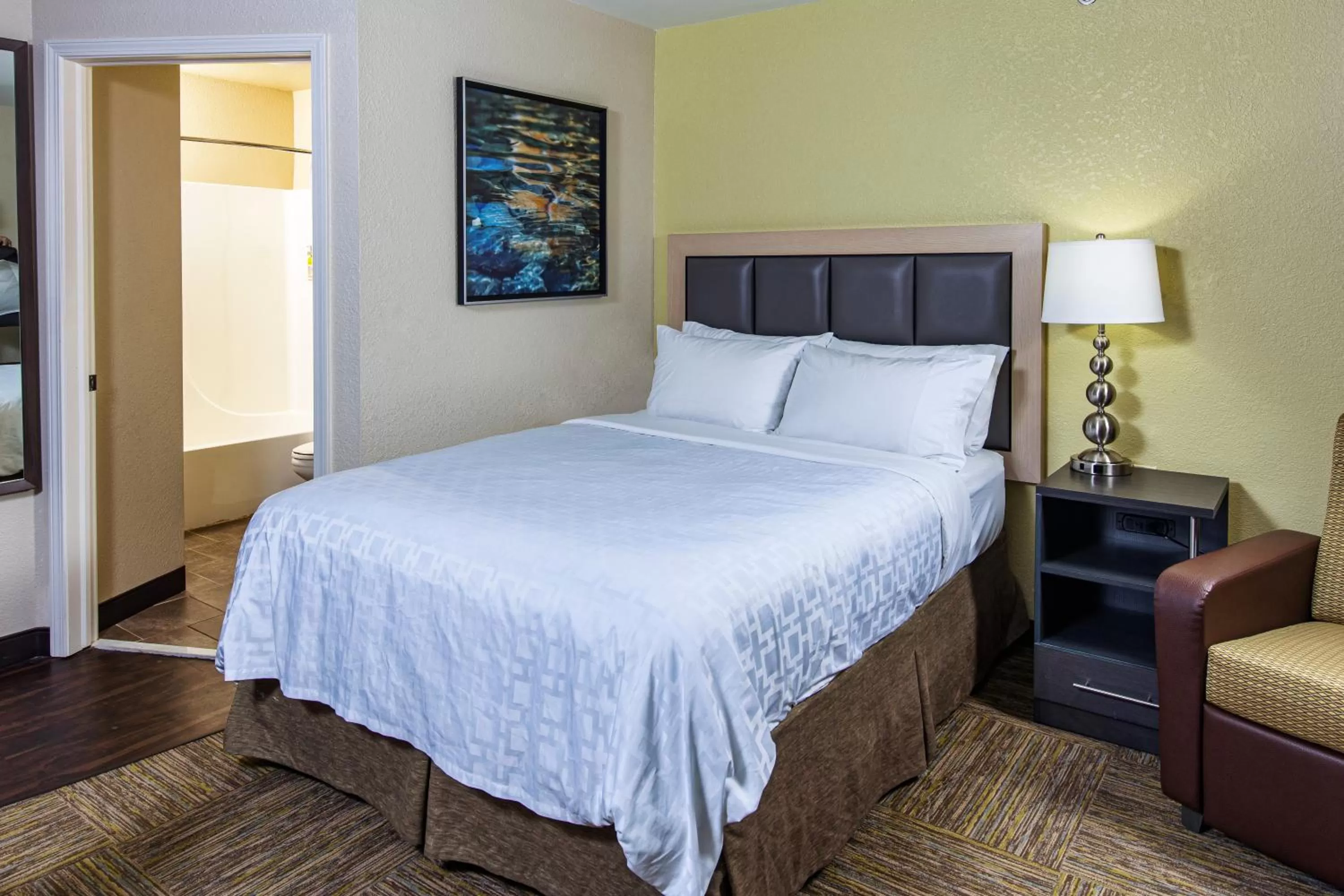 Queen Suite with Bath Tub - Disability Access  in Candlewood Suites Appleton by IHG
