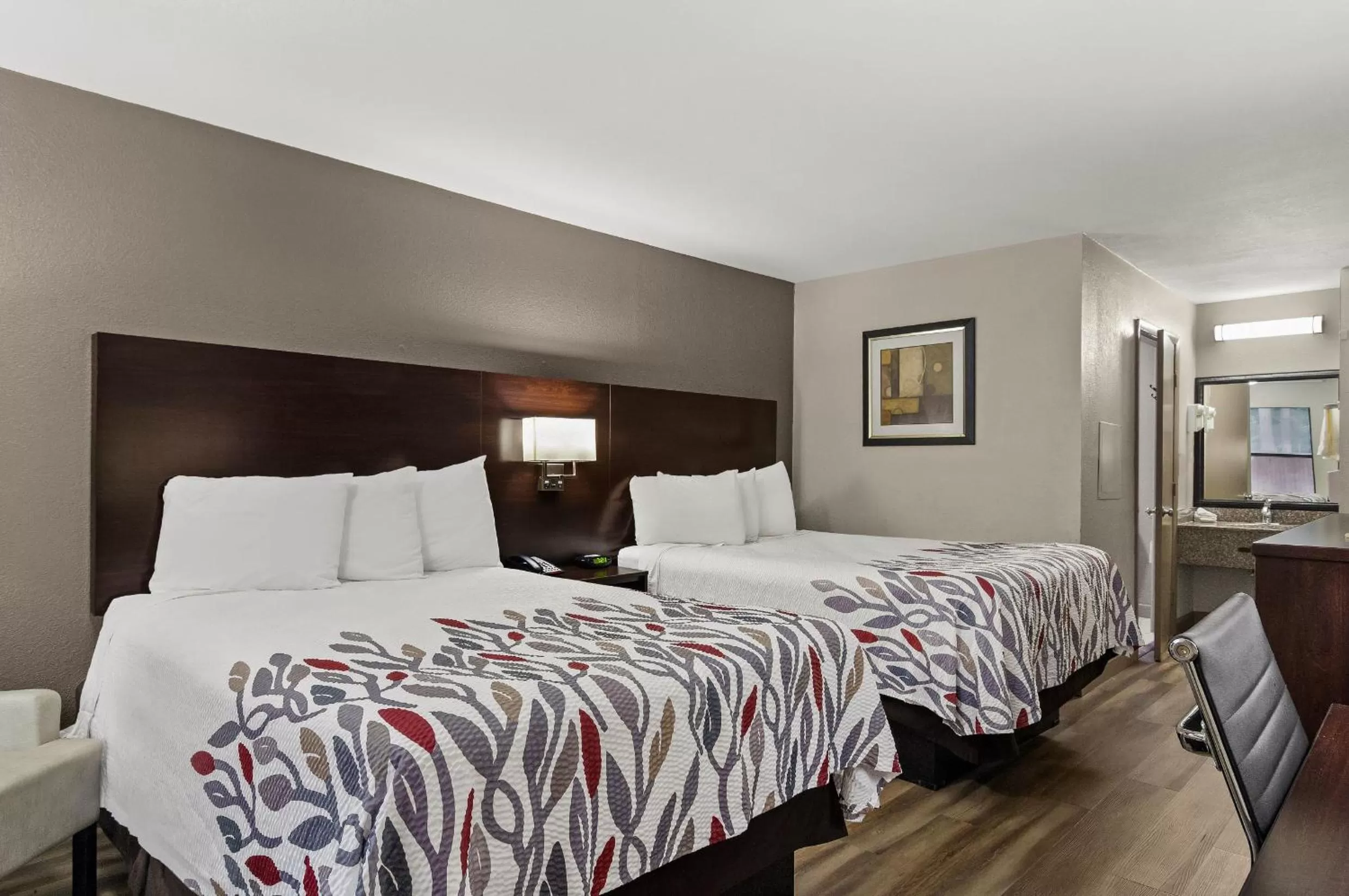 Deluxe Room with Two Double Beds Disability Access Roll-In Shower Non-Smoking - single occupancy in Red Roof Inn Baldwin