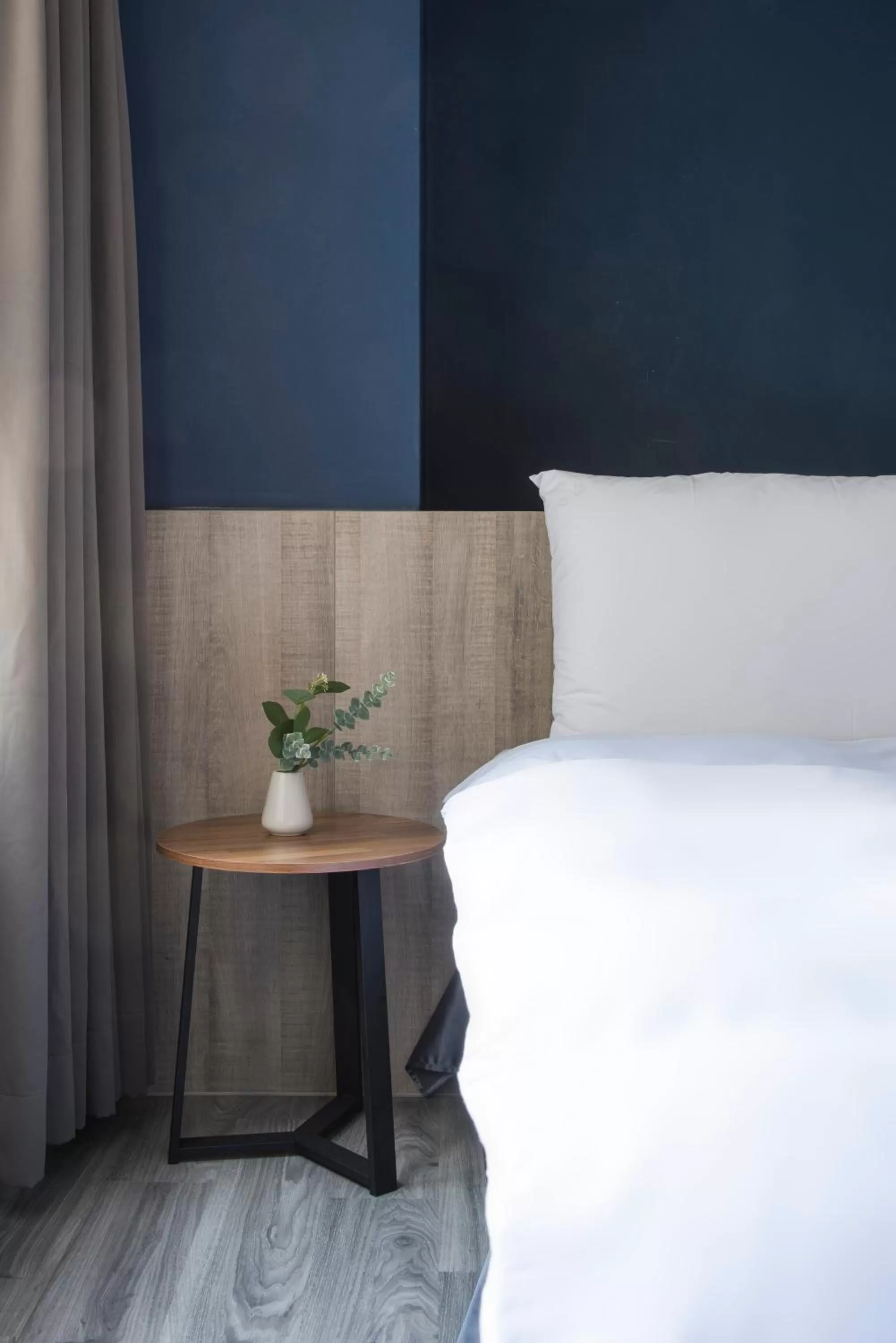 Single Room with Private Bathroom in Sparrow Hotel