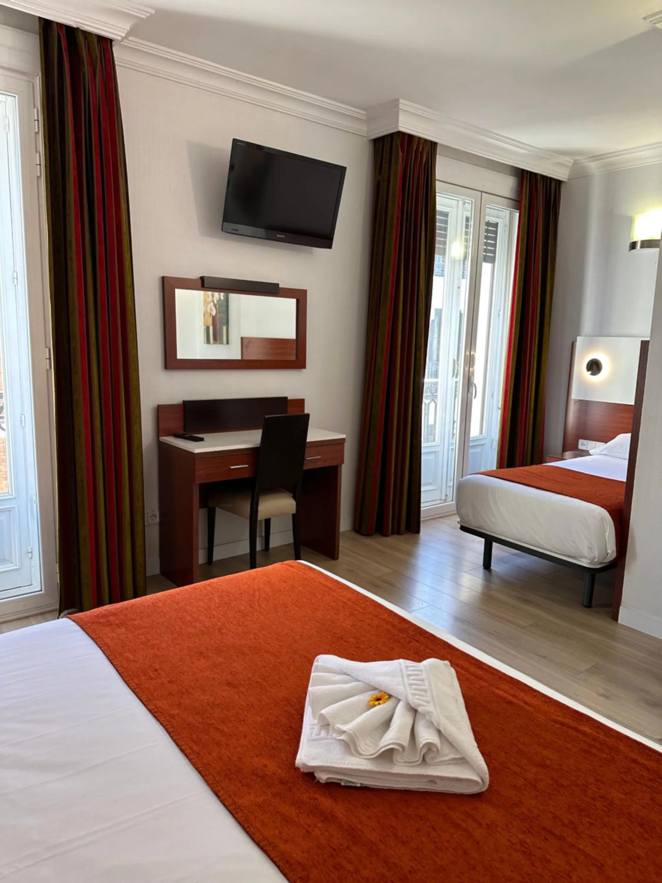 Triple Room in Hostal Abadia Madrid