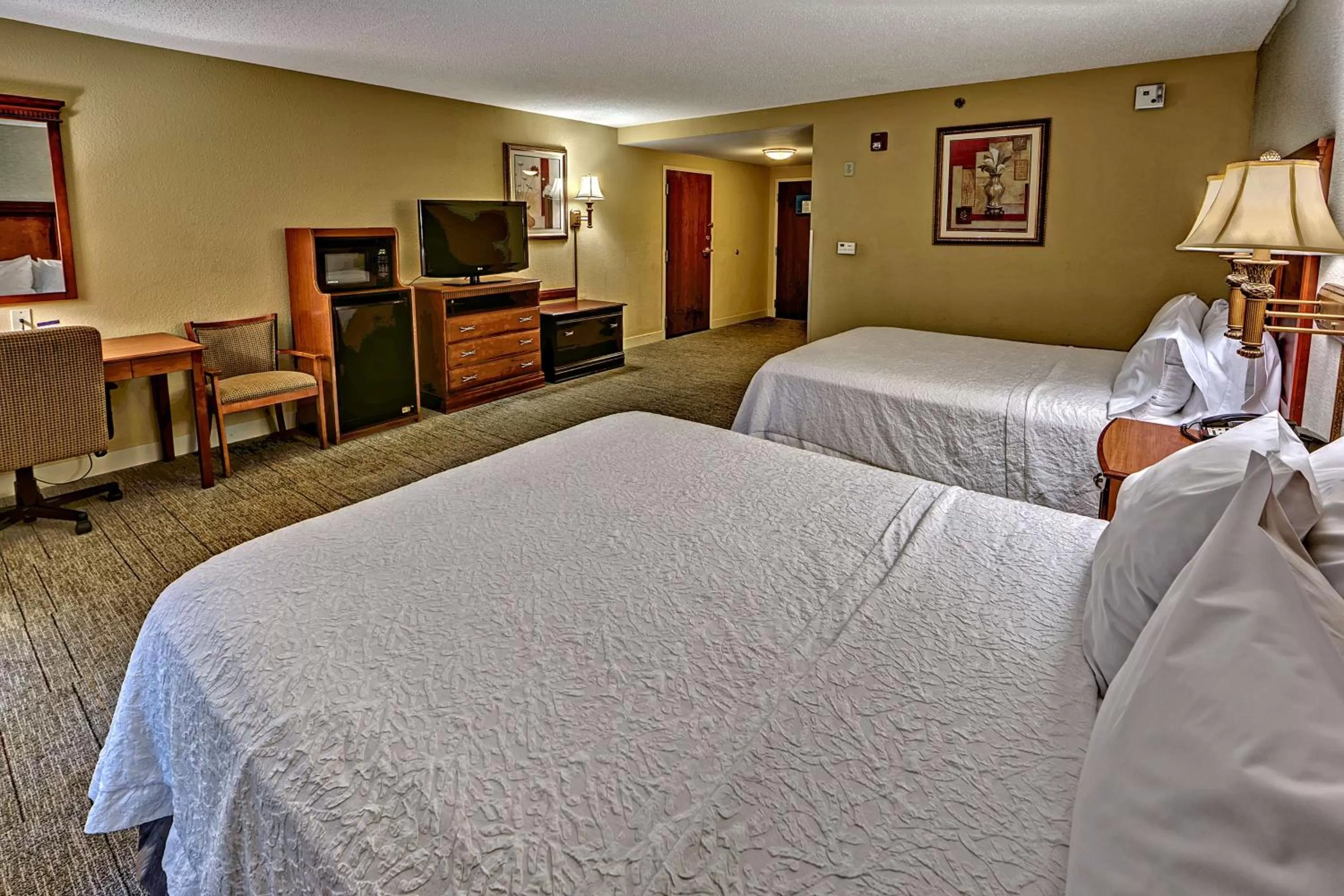 Queen Room with Two Queen Beds - Hearing Access/Non-Smoking in Hampton Inn Manning