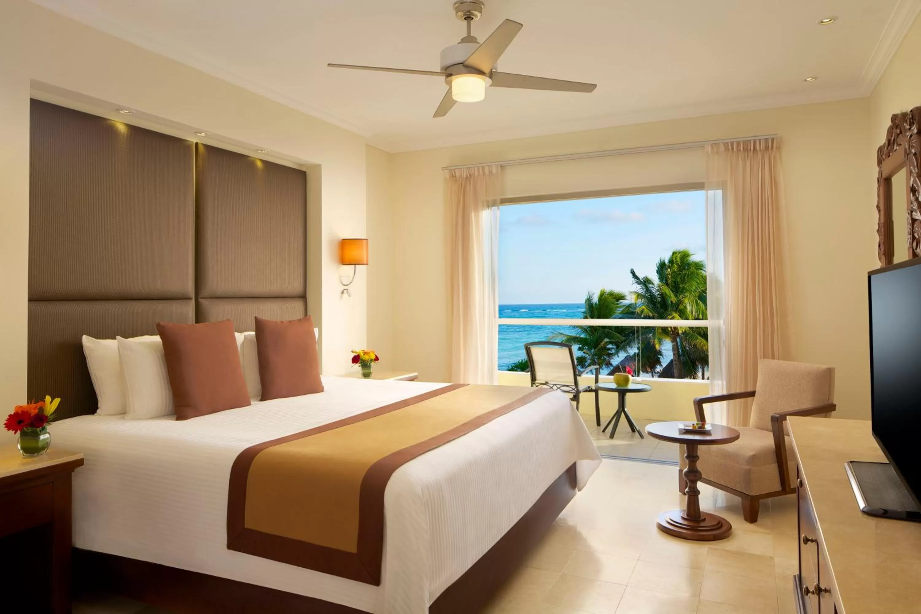 Preferred Club Junior Suite Ocean Front Double in Dreams Tulum Resort & Spa