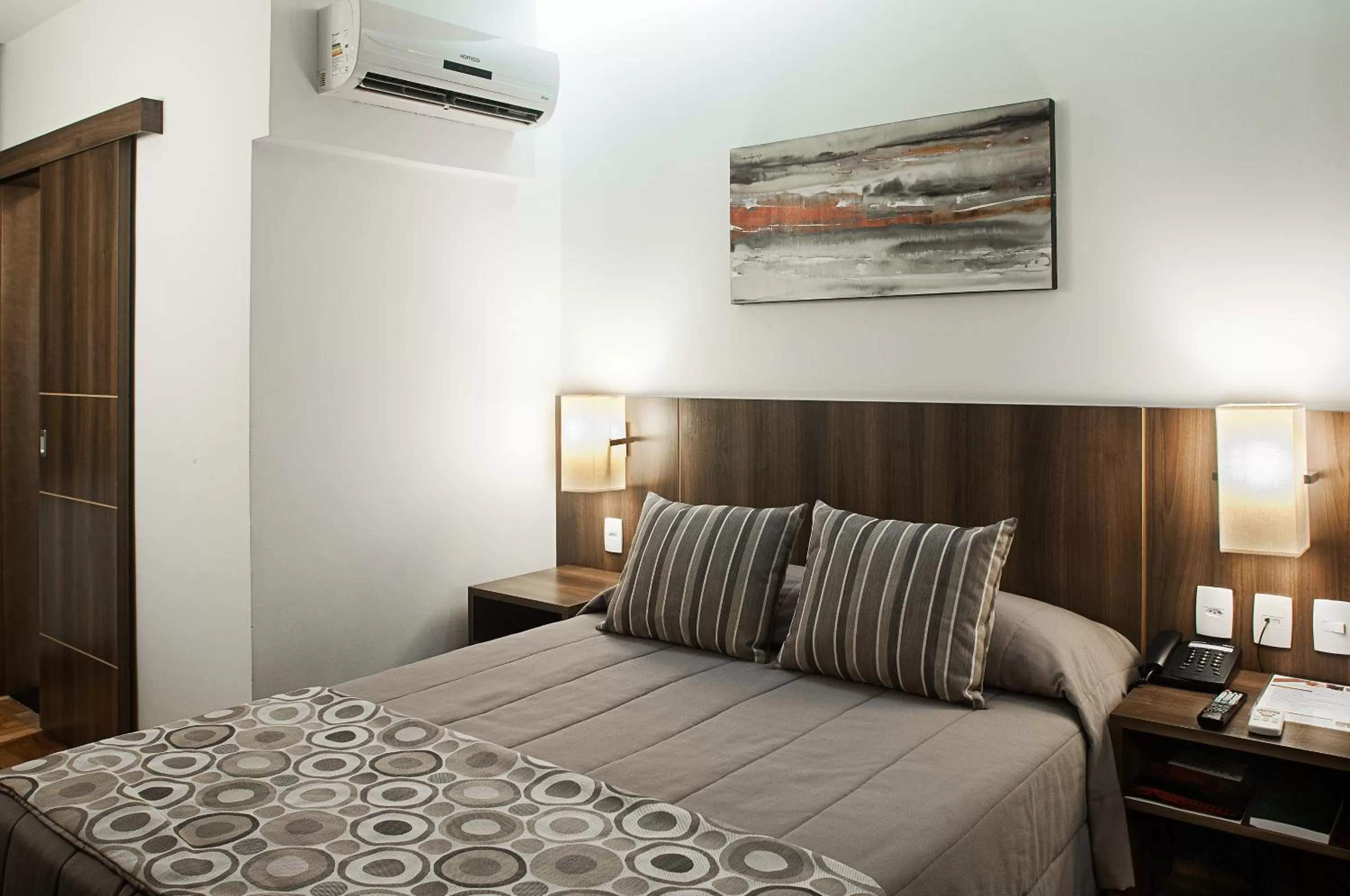 Budget Double Room in Normandy Hotel