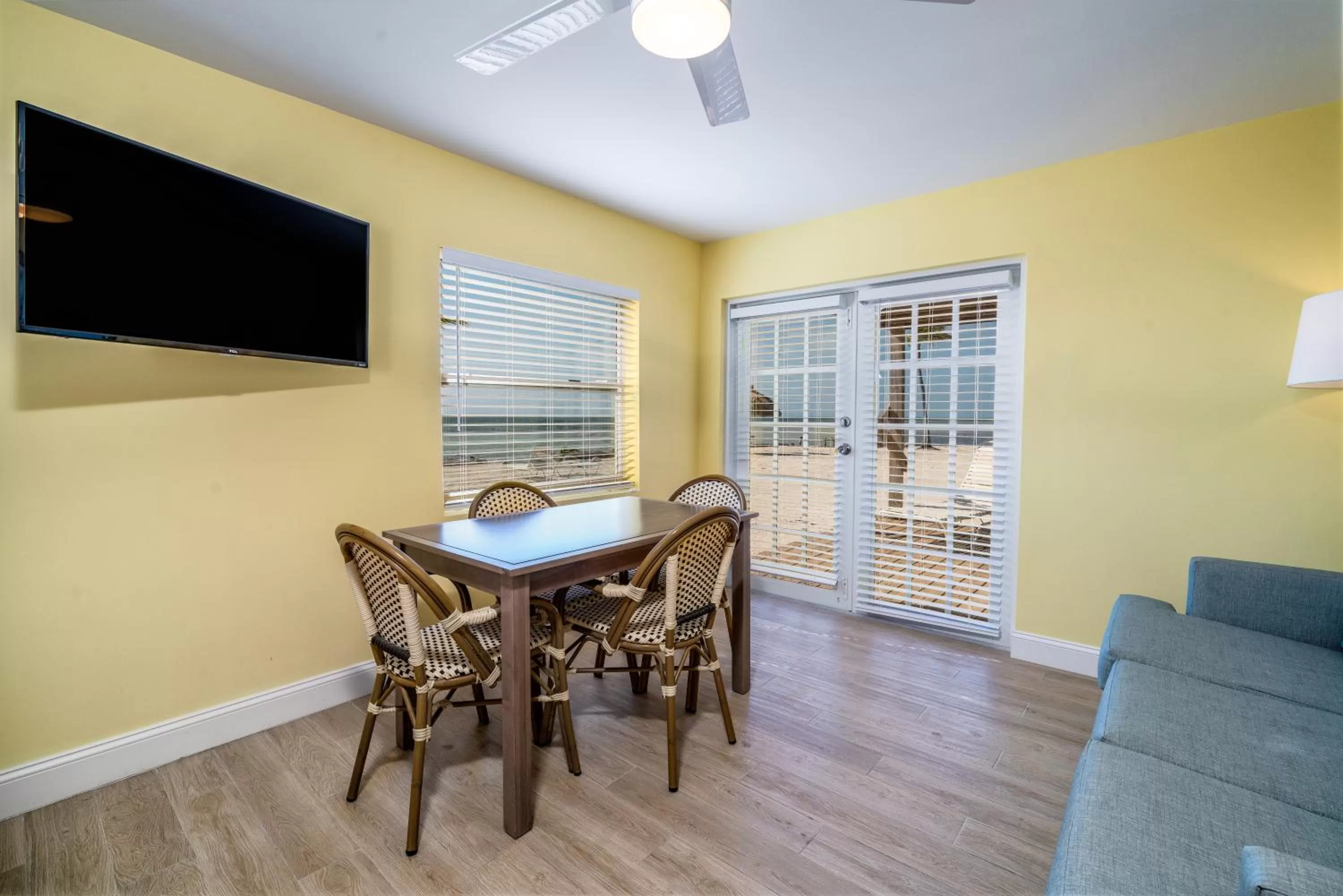 Suite with Sea View in Rainbow Bend Resort