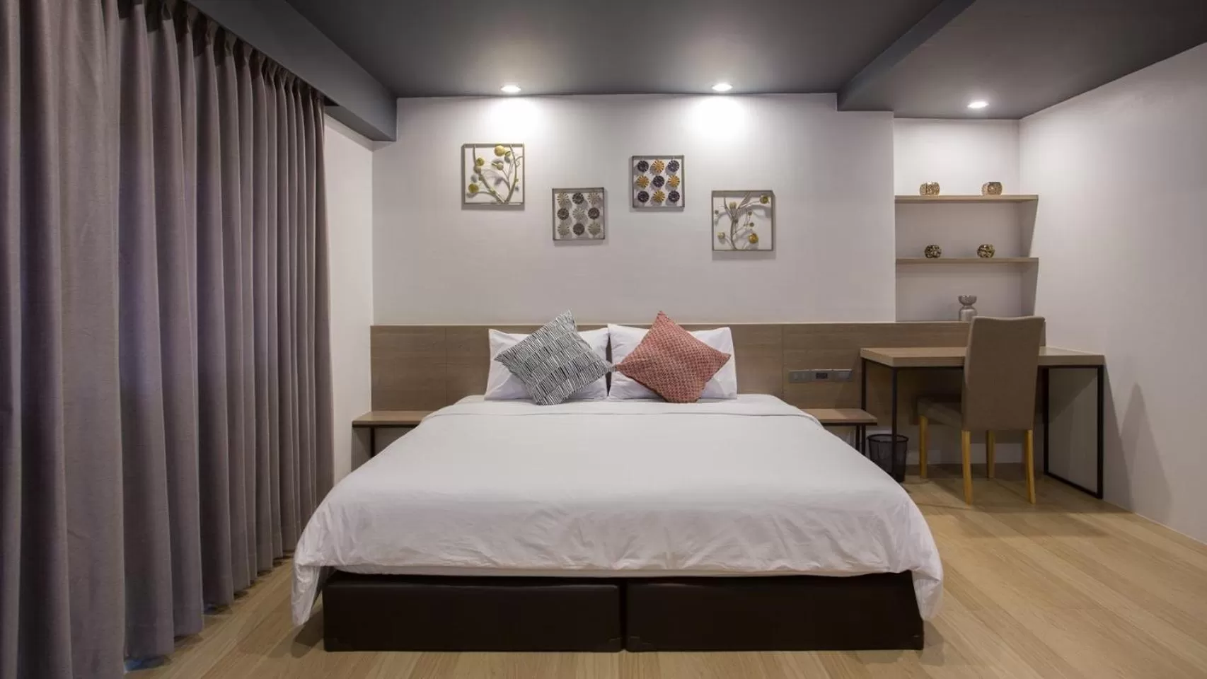 Deluxe Double Room in Toptel Thaphra - ท็อปเทล ท่าพระ