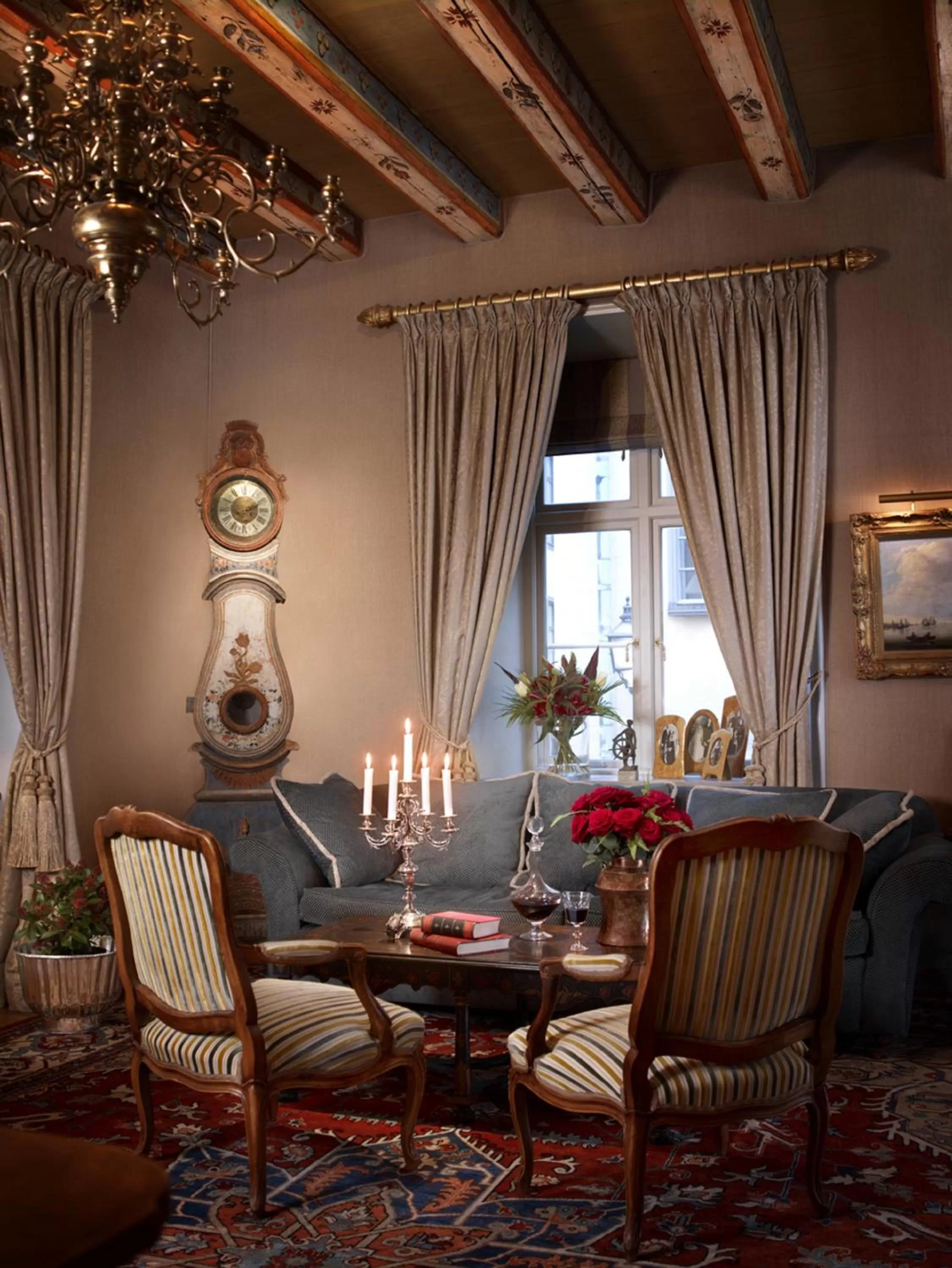 Luxury Suite in Victory Hotel