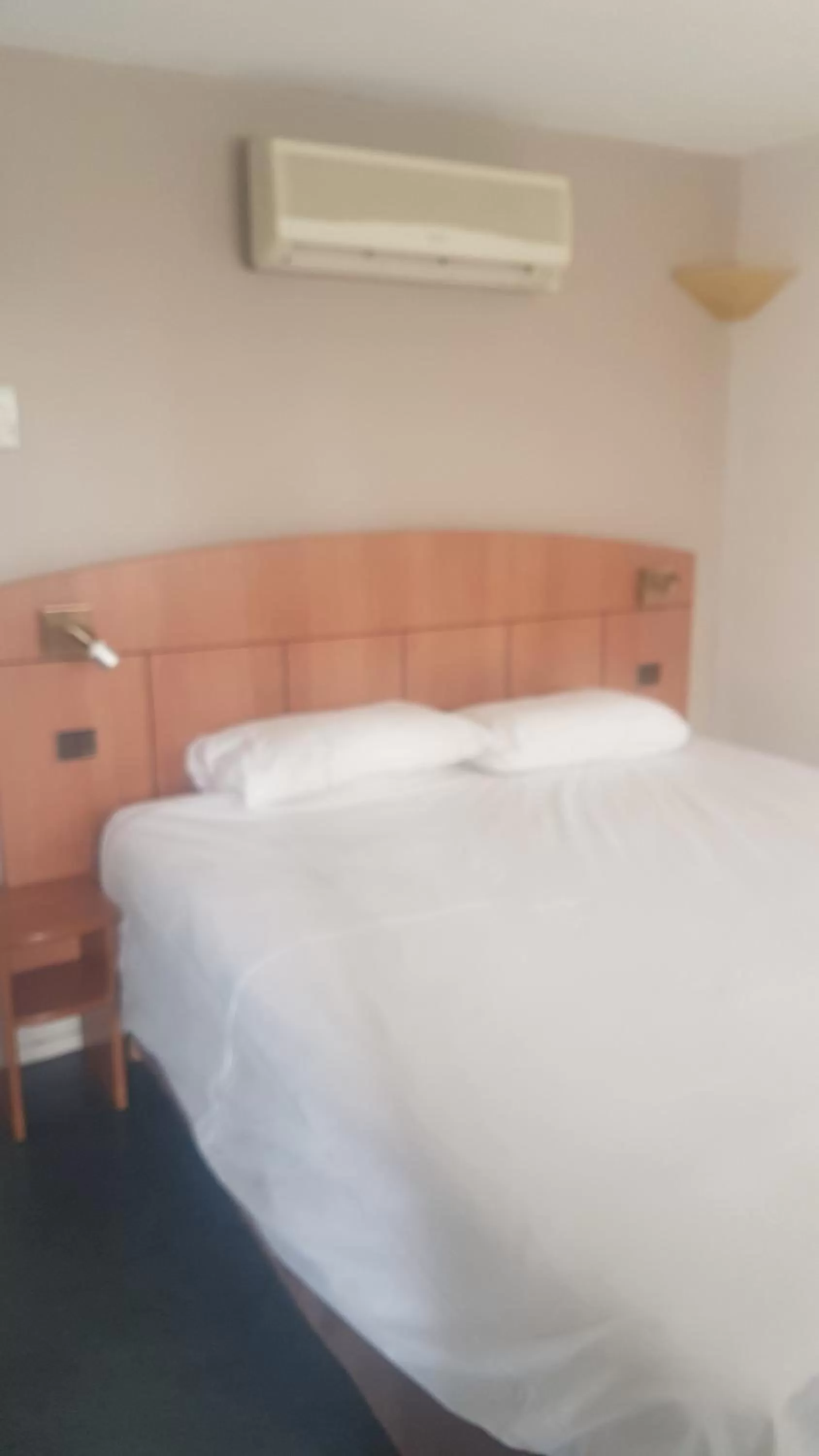 Triple Room (1 Double bed + 1 Junior Bed) in Kyriad Mulhouse Est - Lutterbach