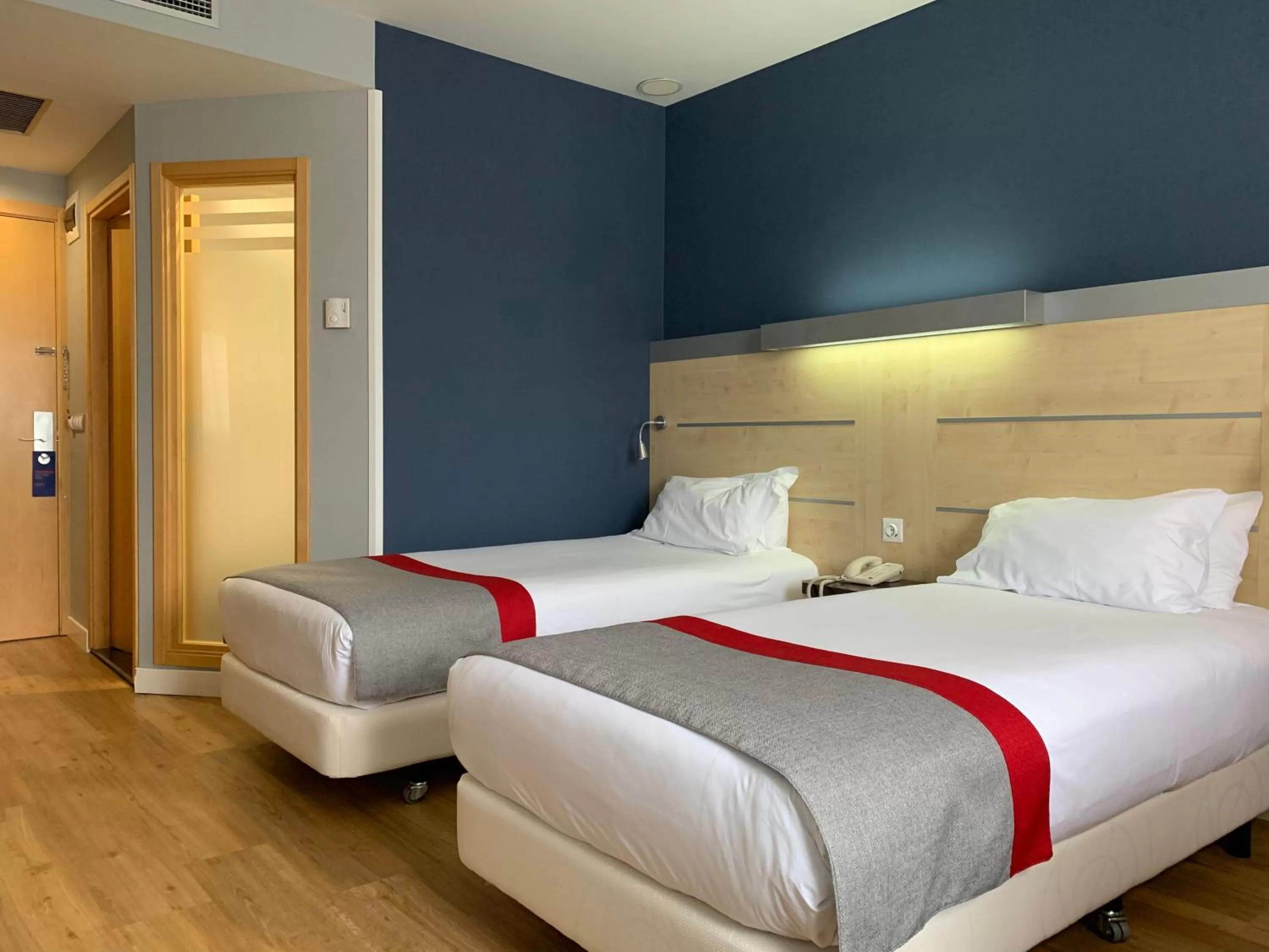 Standard Twin Room - Free Breakfast in Holiday Inn Express Vitoria by IHG