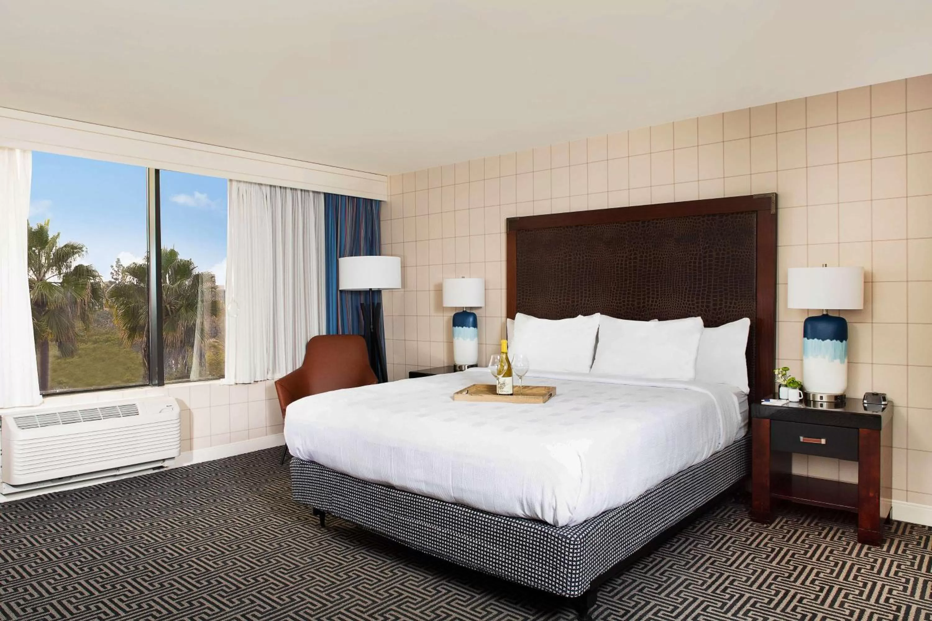 King Suite with Sofa Bed in Hotel Lulu, BW Premier Collection