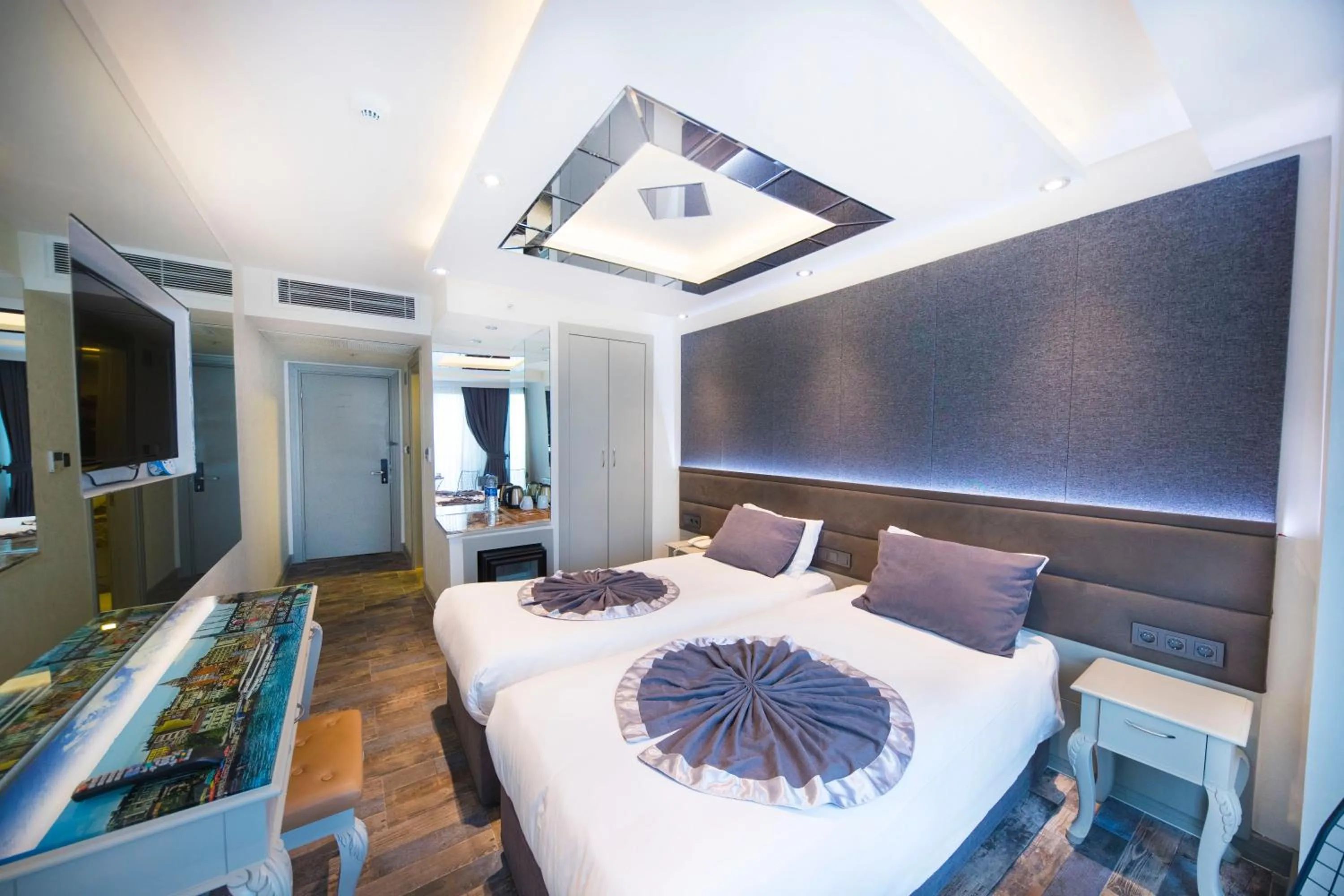 Superior Double or Twin Room in parmadahoteloldcity