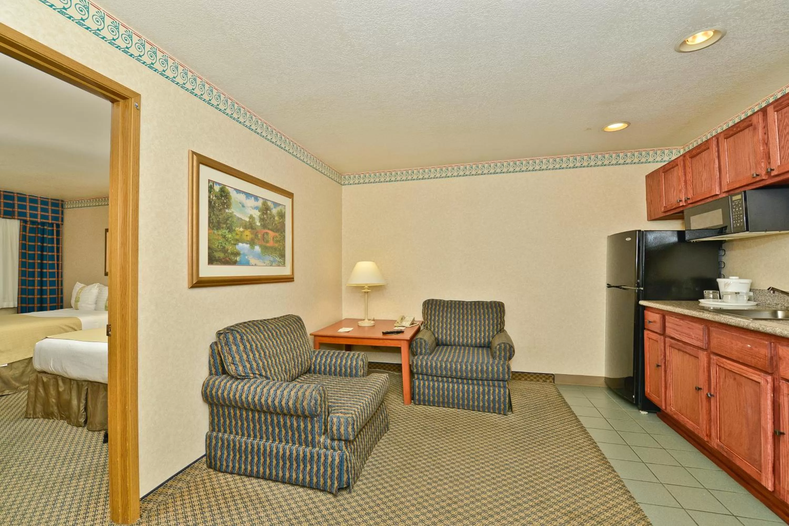 Deluxe Double Suite with Two Double Beds- Non-Smoking in Ramada by Wyndham Kent Seattle Area