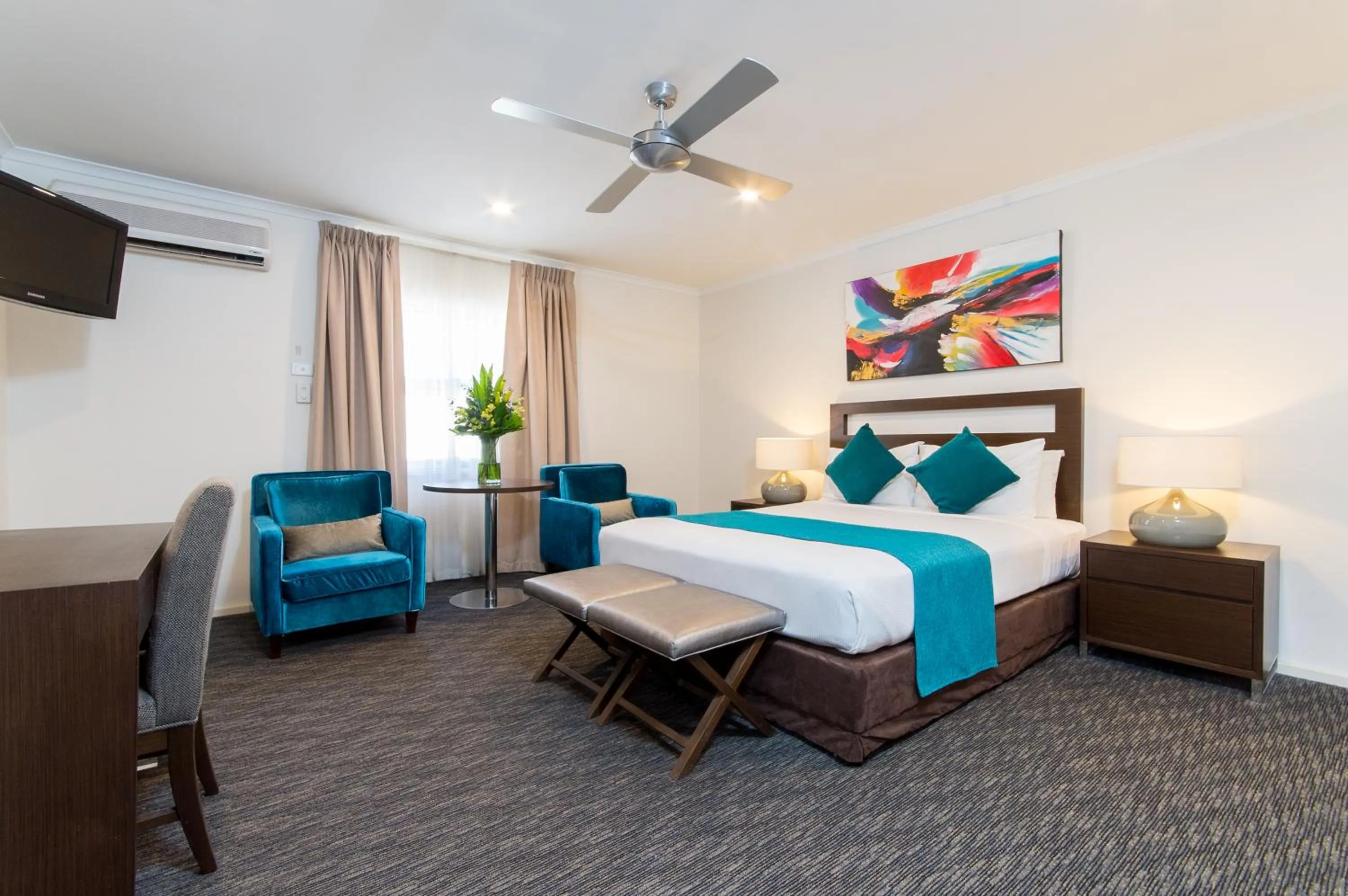 Superior Queen Room in Adelaide Royal Coach