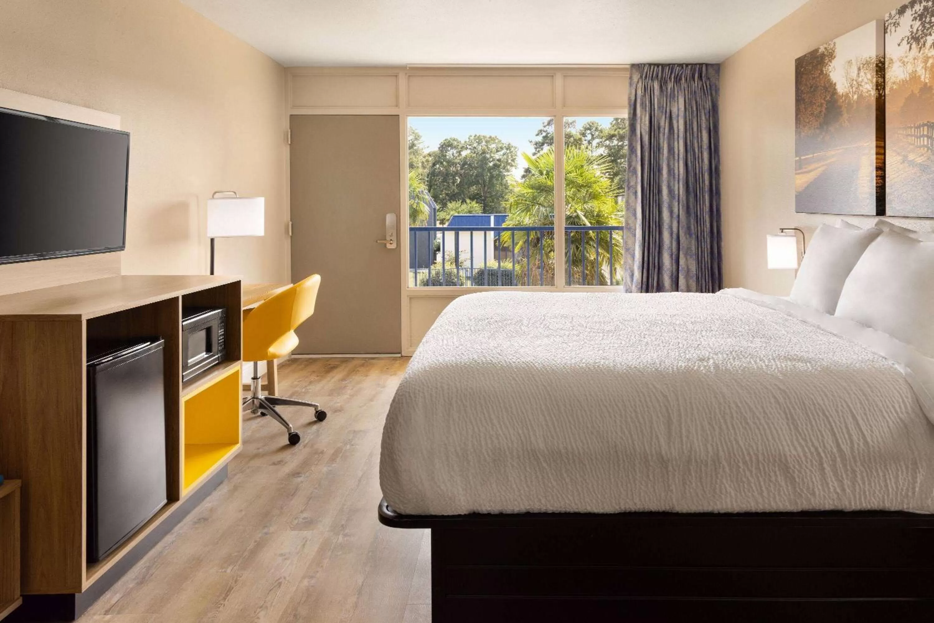 King Room - Smoking  in Days Inn by Wyndham McComb MS