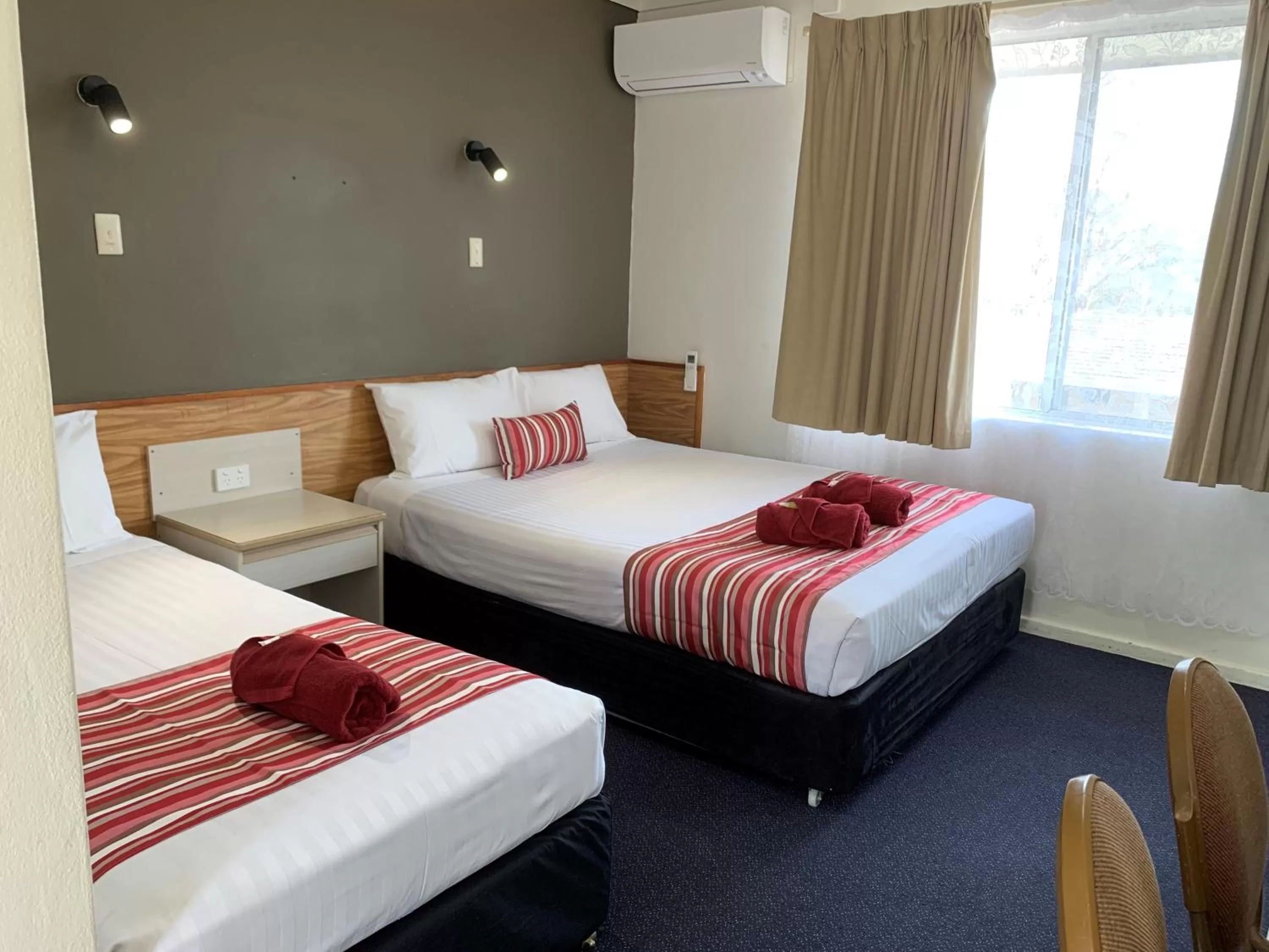 Standard Queen Room in Panorama Motor Inn