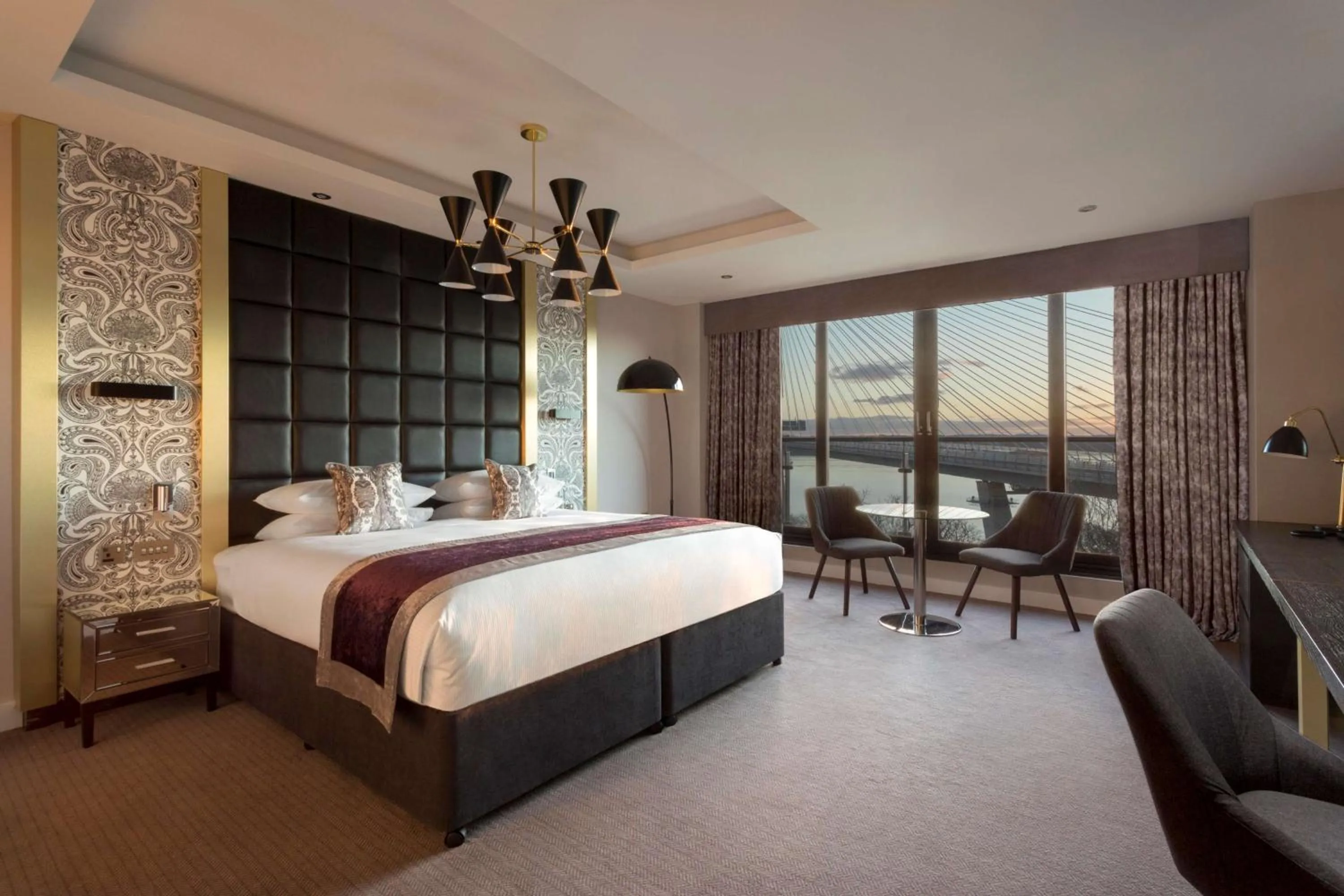 Junior King Suite with View in DoubleTree by Hilton Edinburgh - Queensferry Crossing