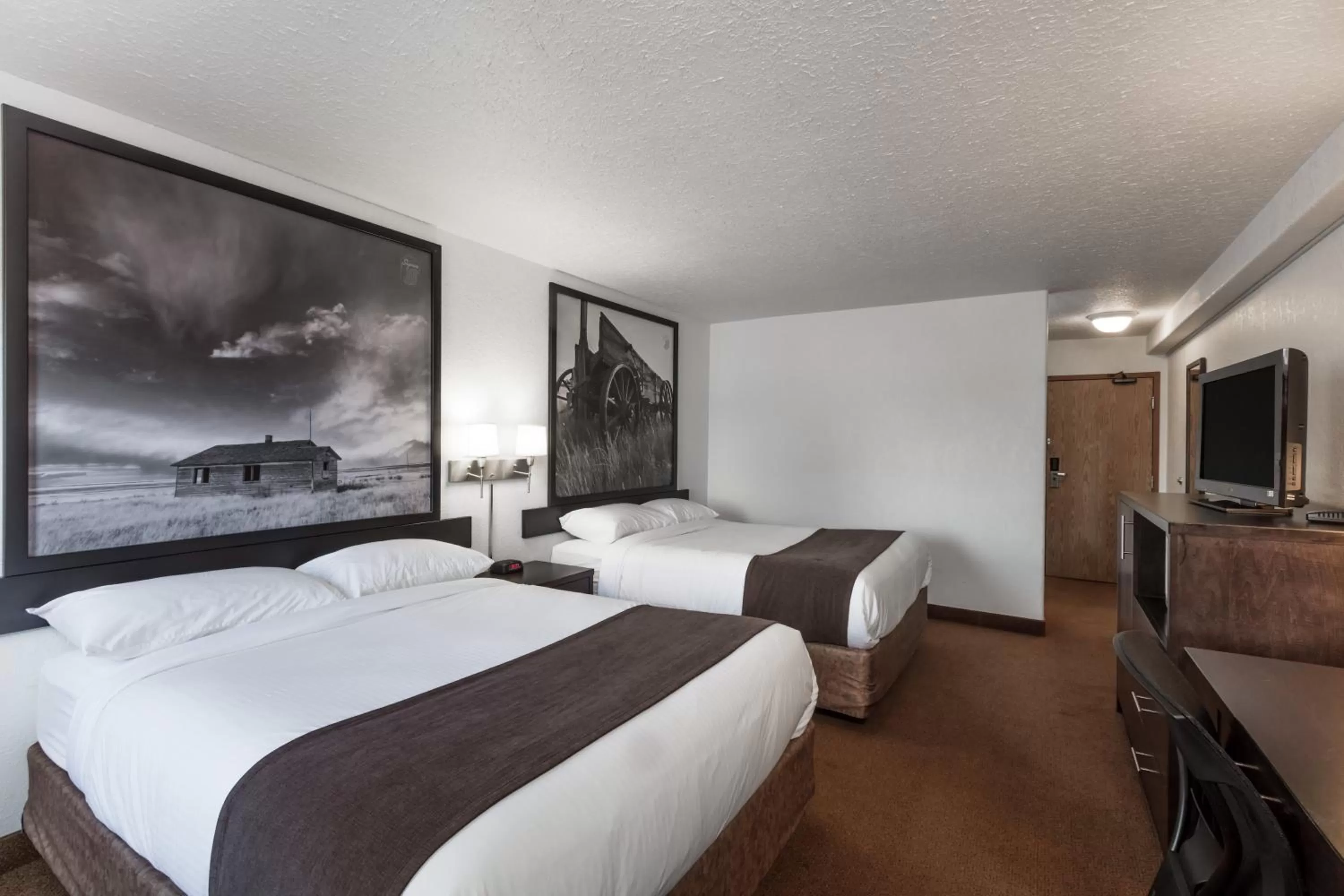 Deluxe Queen Suite - Non-Smoking in Super 8 by Wyndham Vermilion AB