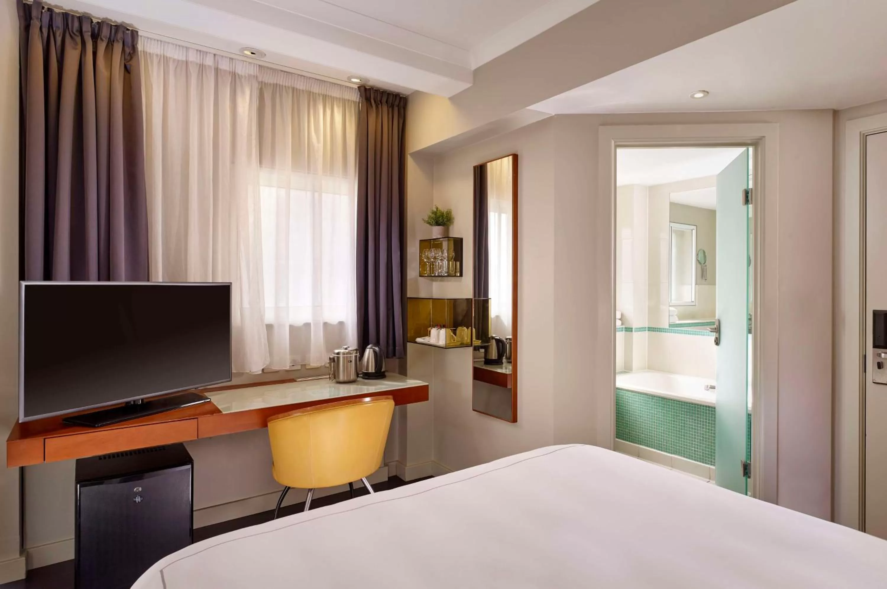 Bedroom, Bed in Park Plaza Nottingham