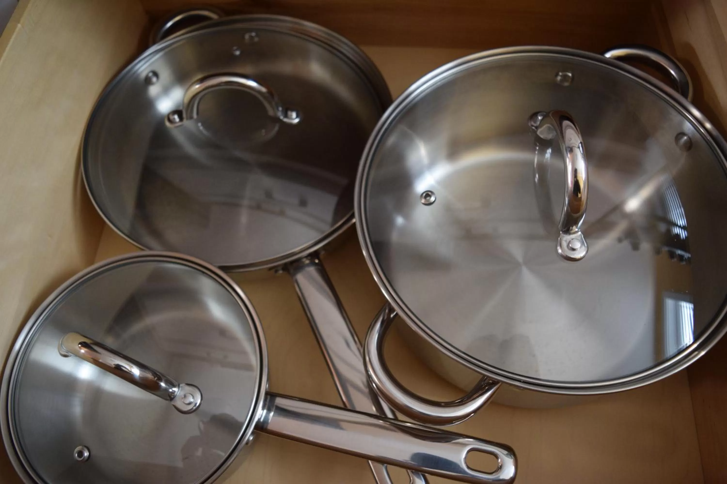 Kitchen Suite with 2 King Beds and Sofa Bed - No Pets Allowed in Dew Drop Inn