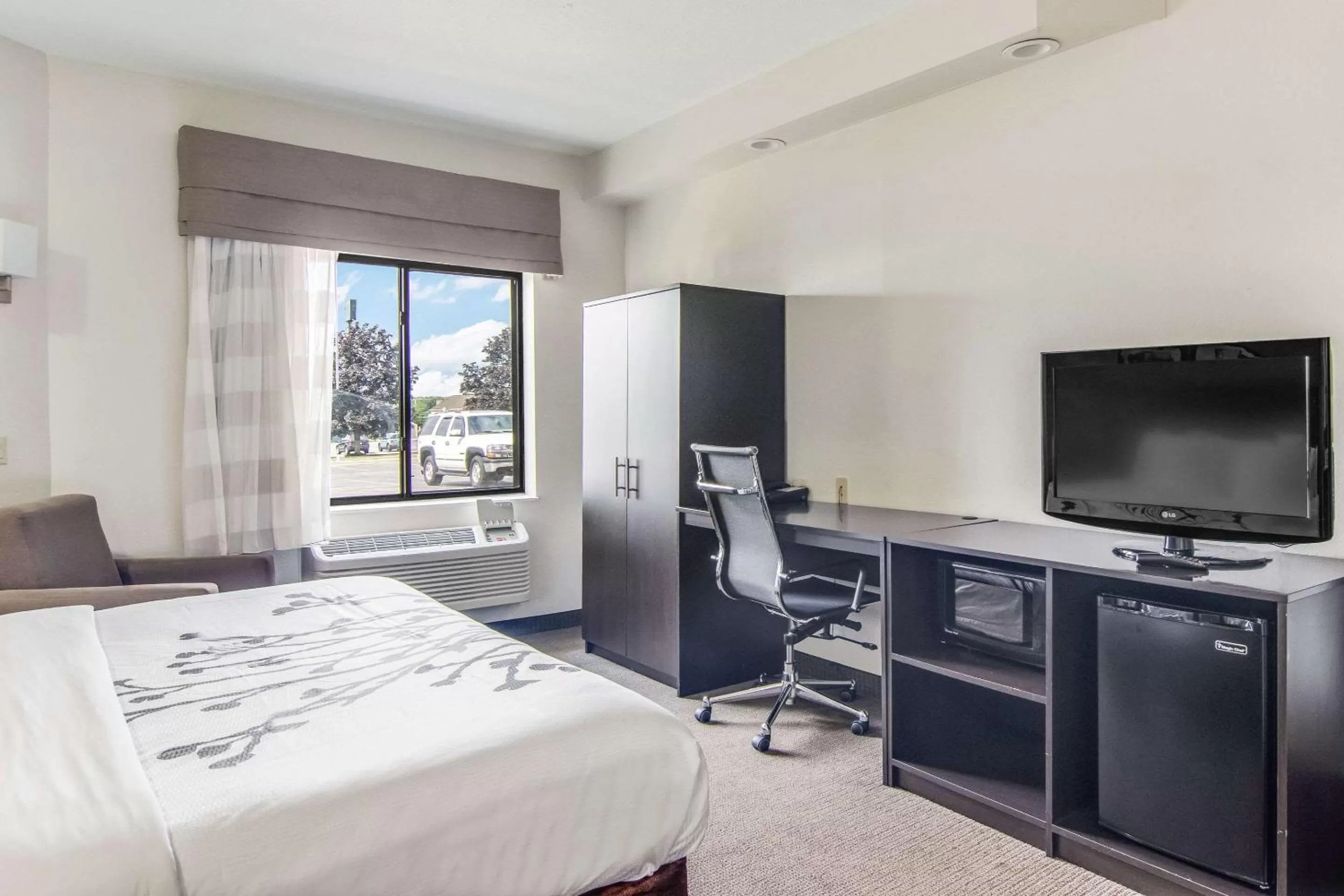 King Room - Non-Smoking in Sleep Inn Austintown - Youngstown, West