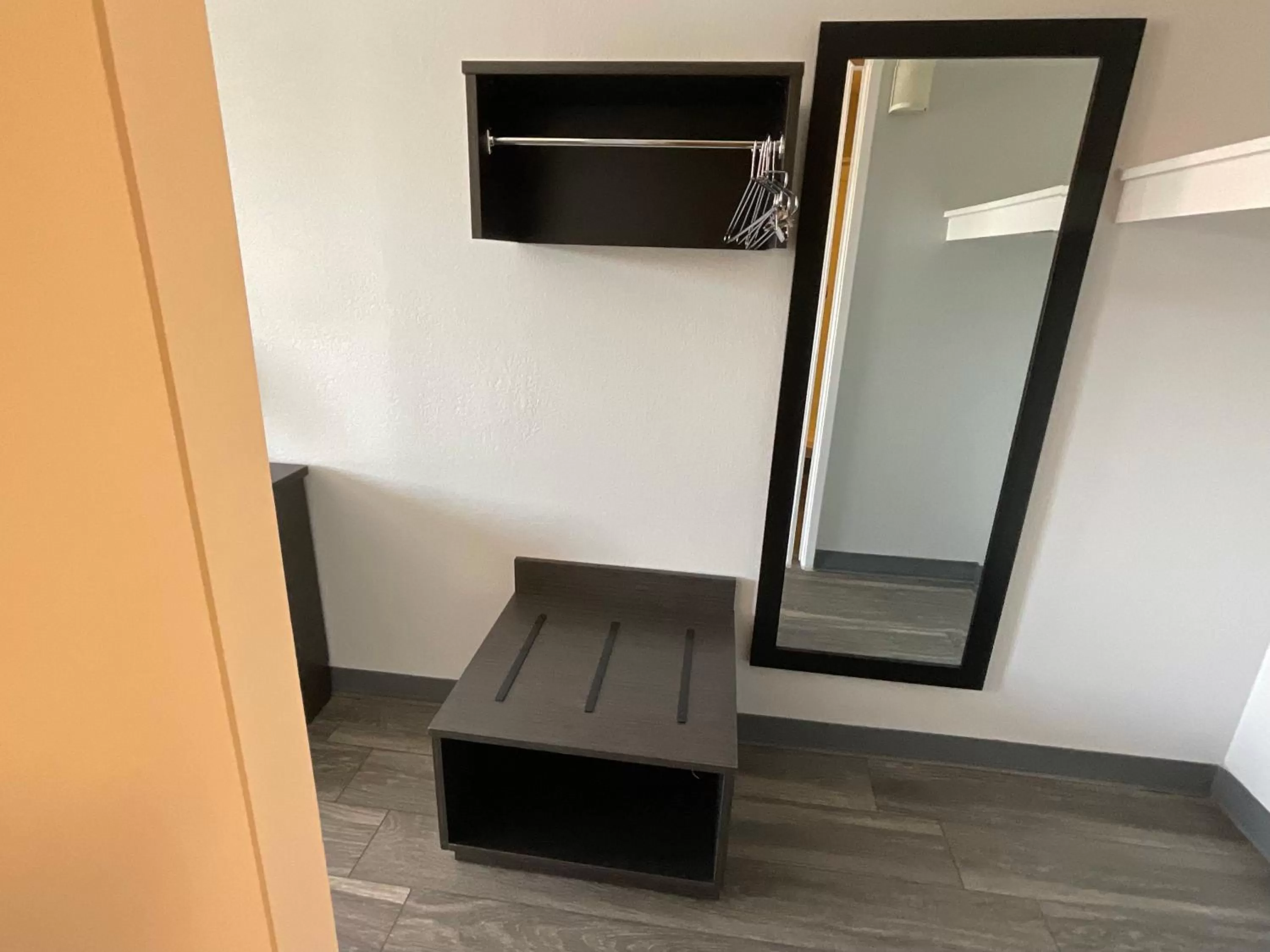 Deluxe Quadruple Room - Non-Smoking in Motel 6-Ely, NV