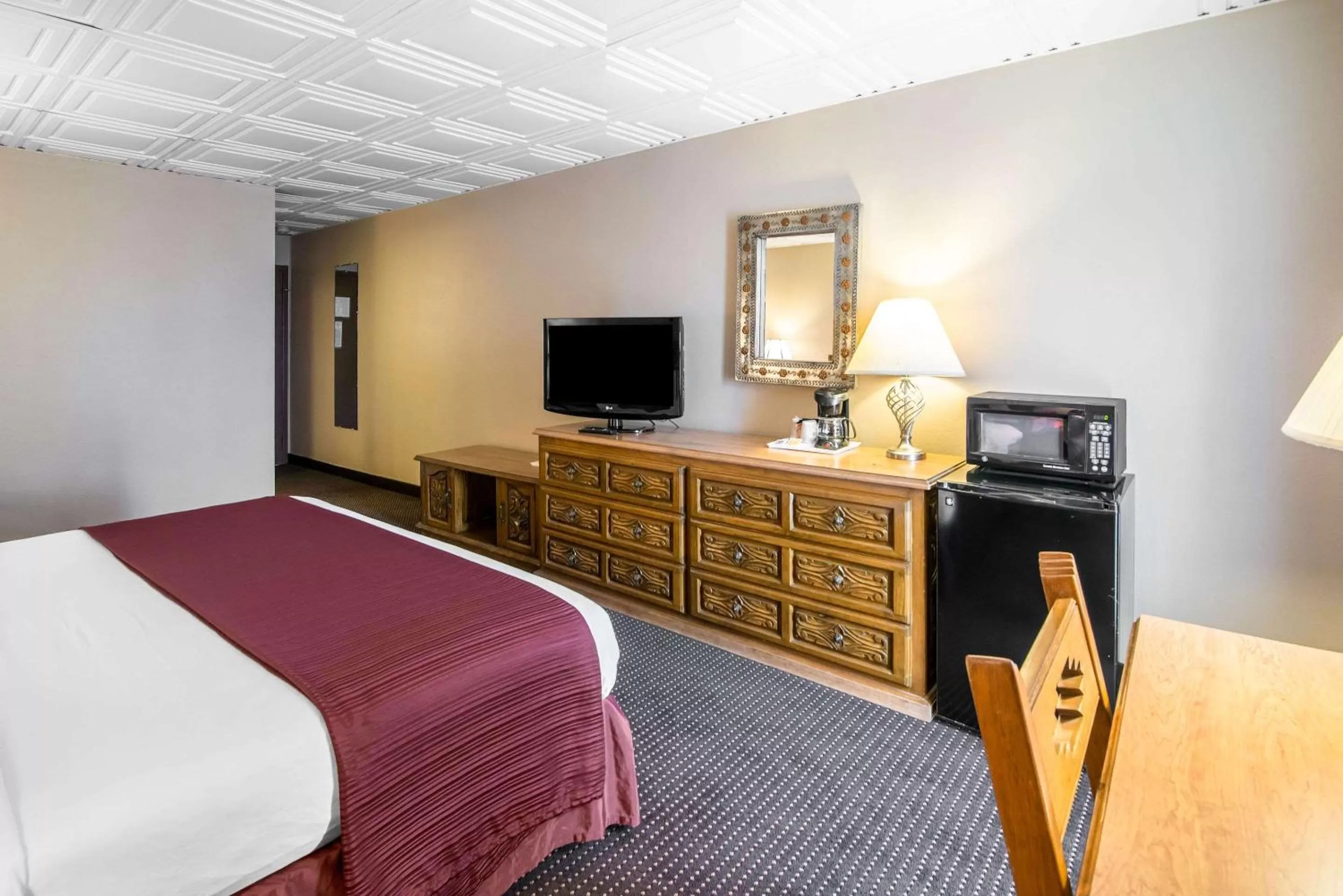 King Room - Accessible/Non-Smoking in Quality Inn