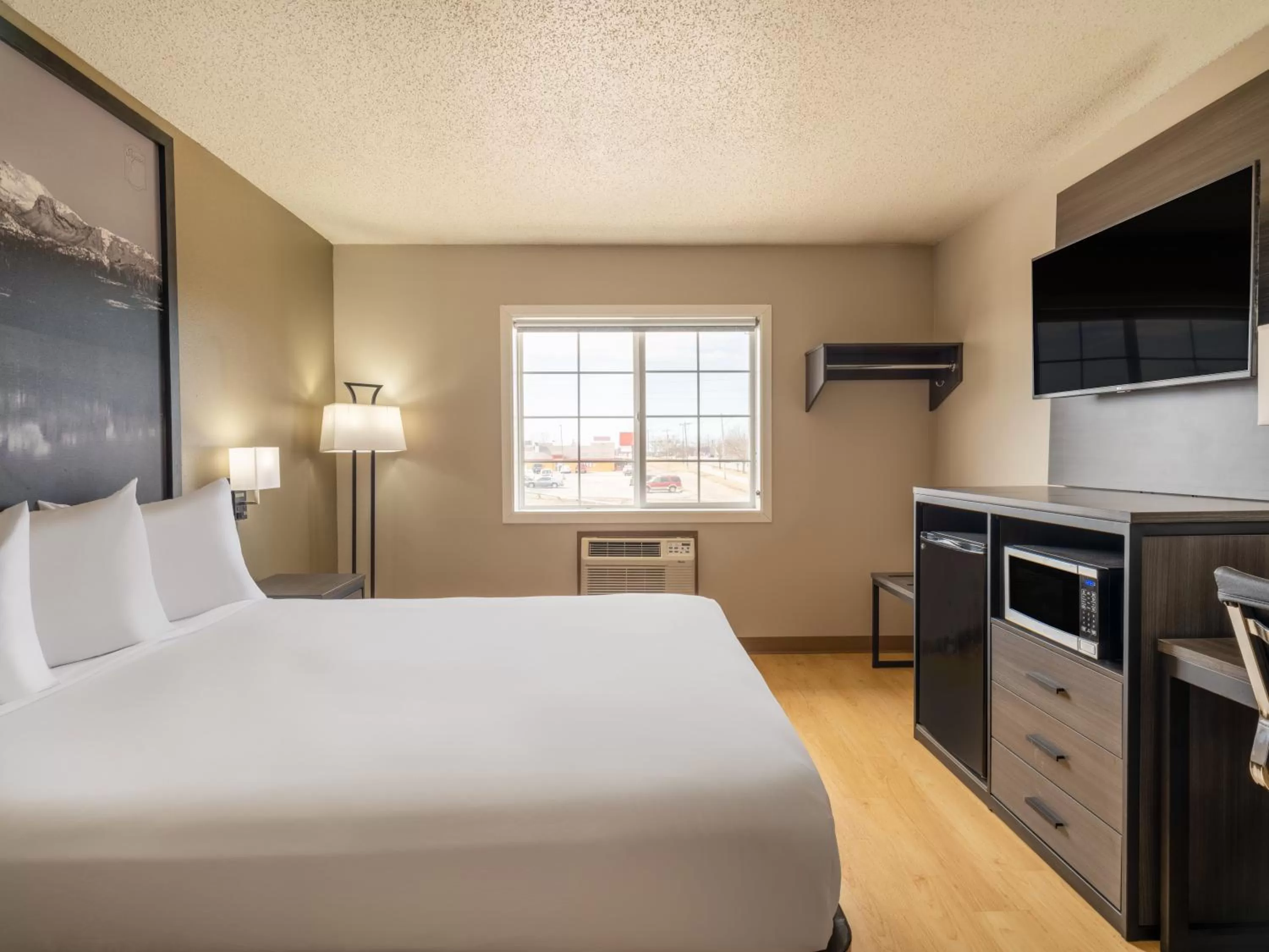 Queen Room - Non-Smoking in Super 8 by Wyndham Clinton