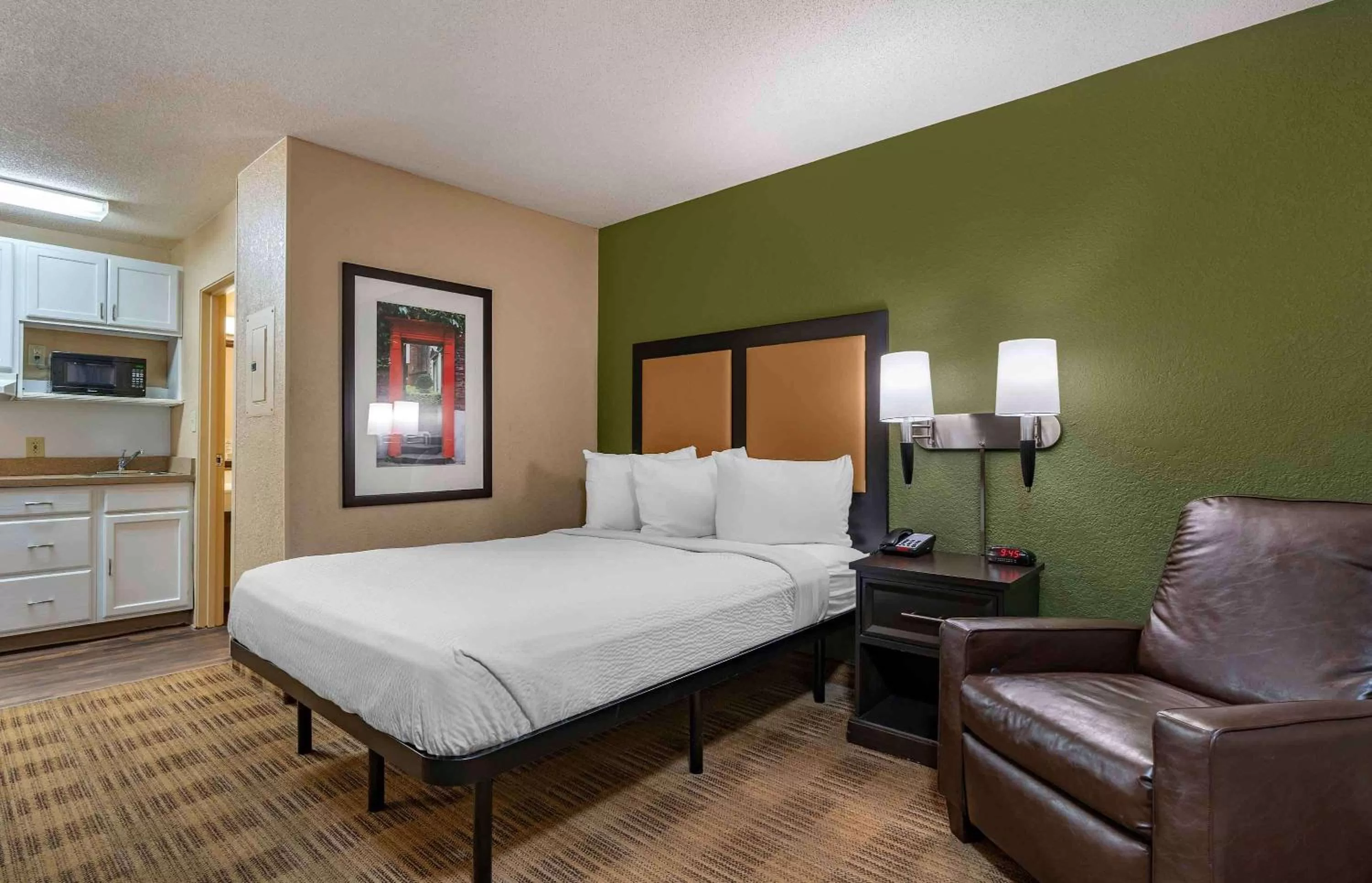 Queen Studio with One Queen Bed - Disability Access/Non-Smoking in Extended Stay America Suites - Lexington - Nicholasville Road