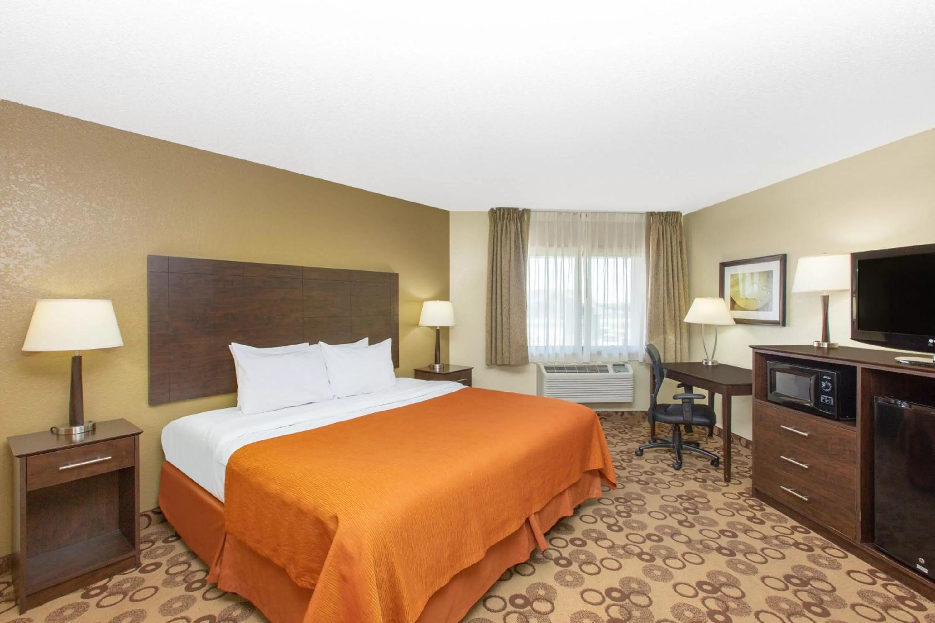 King Room - Non-Smoking in Spark by Hilton Cedar Falls