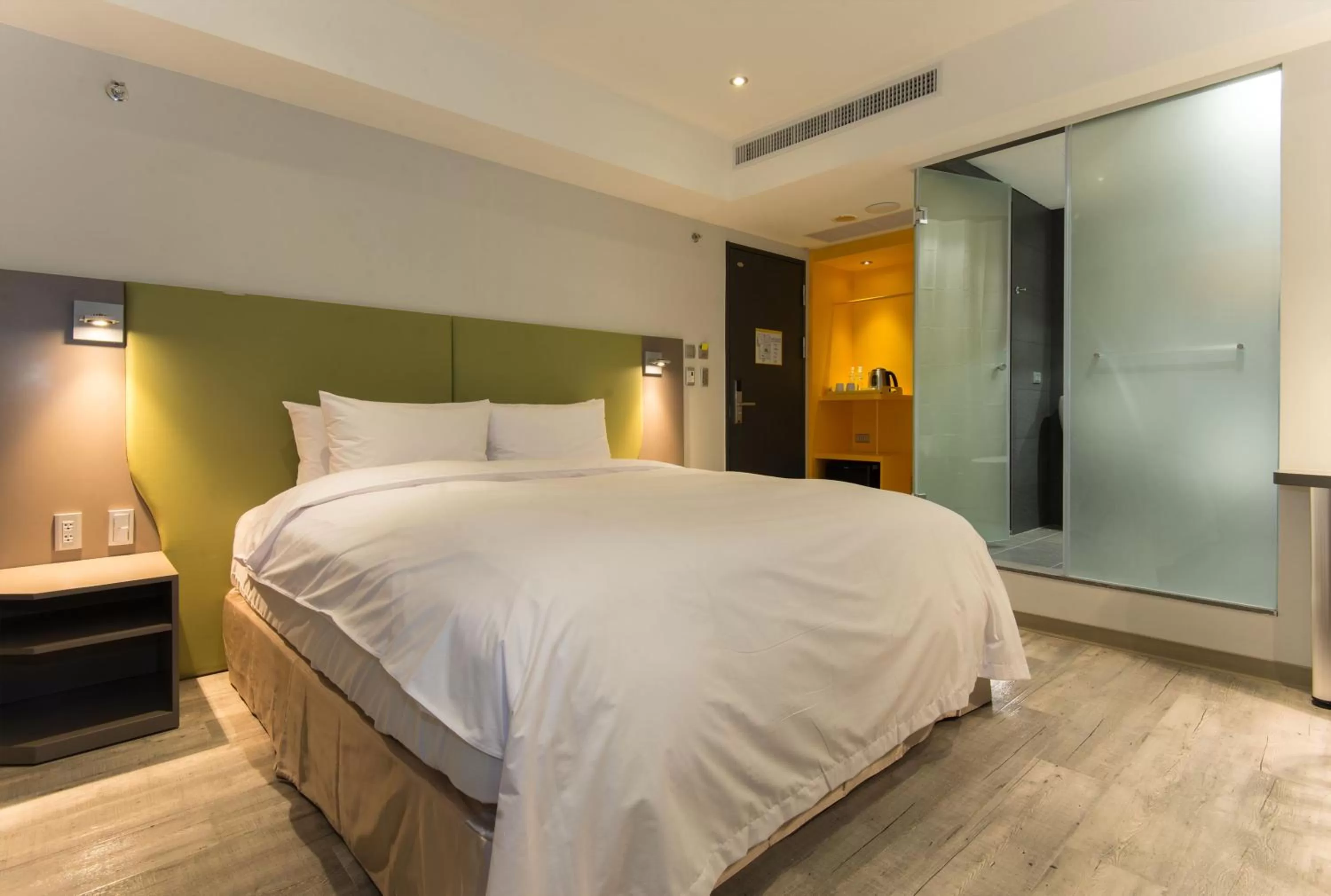 Superior Double Room No Window - single occupancy in Horizon Inn