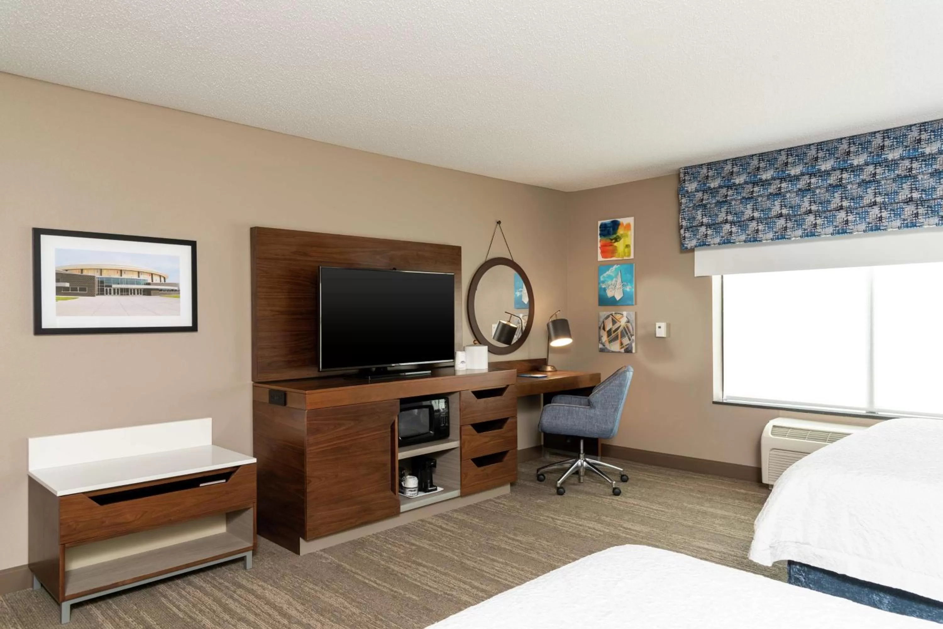 Queen Room with Two Queen Beds and Bath Tub - Mobility Access in Hampton Inn & Suites Marshalltown