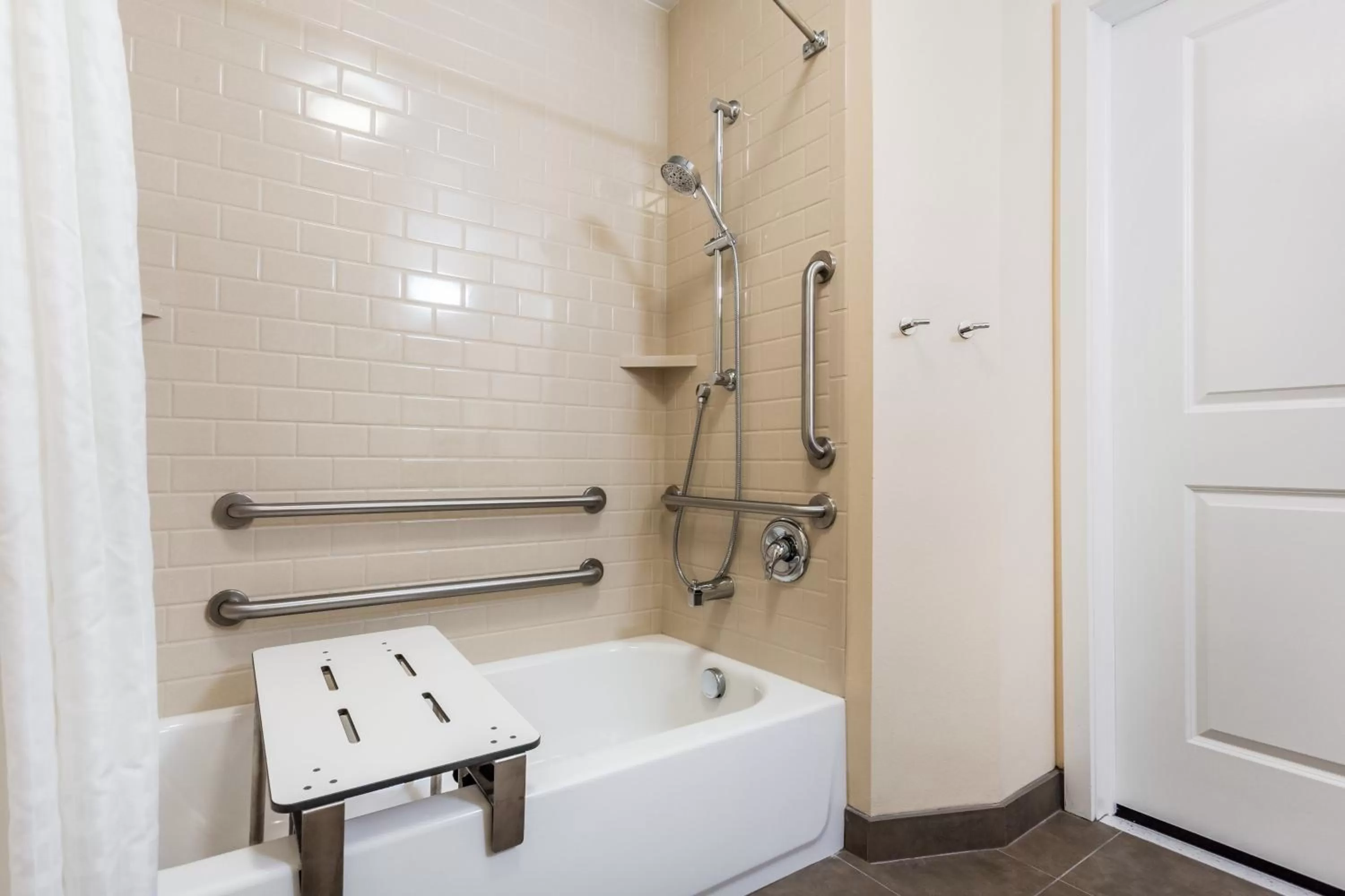 King Studio Suite - Mobility Access Tub/Non-Smoking in Candlewood Suites Bensalem - Philadelphia Area by IHG