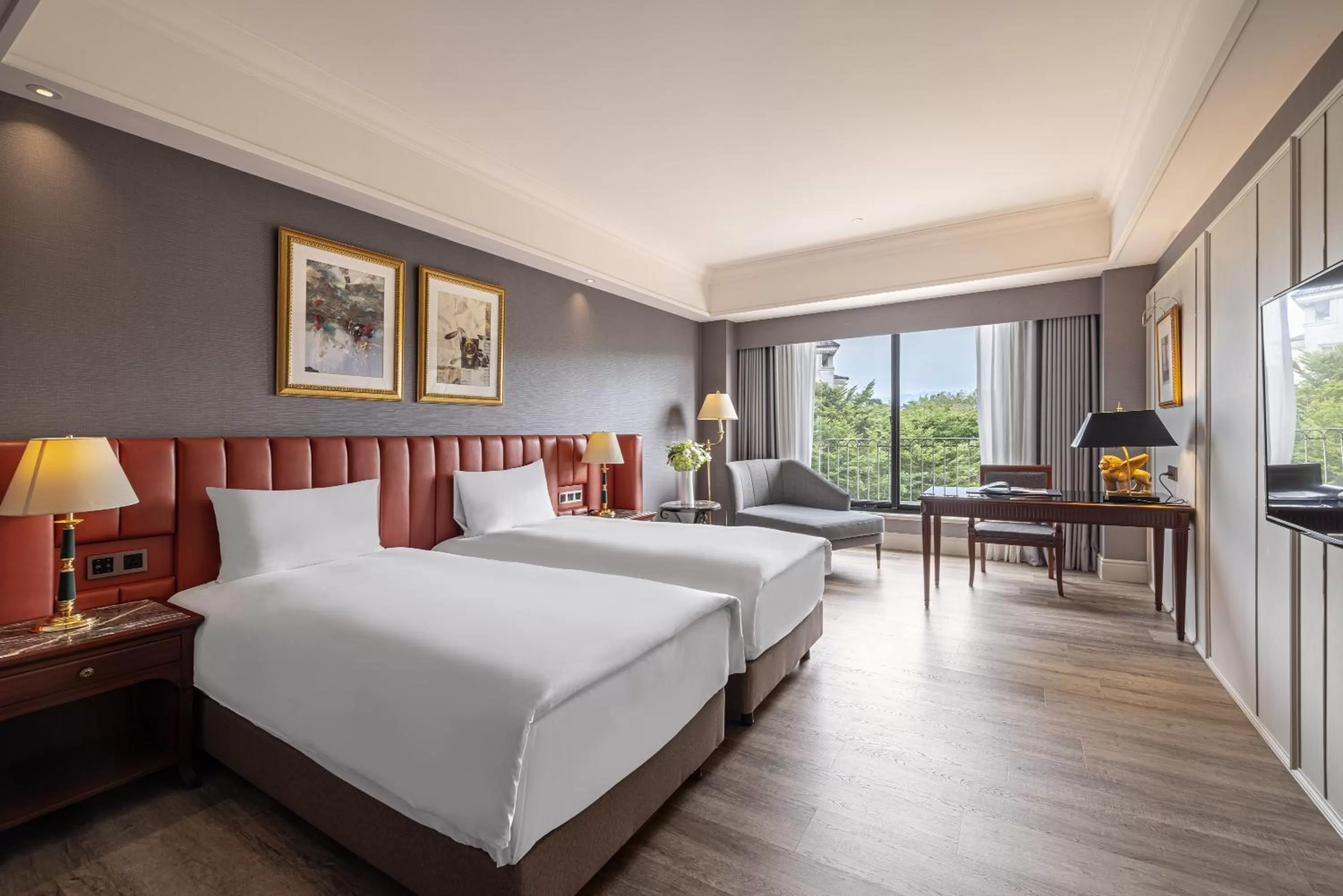 Deluxe Twin Room in Lakeshore Hotel Hsinchu