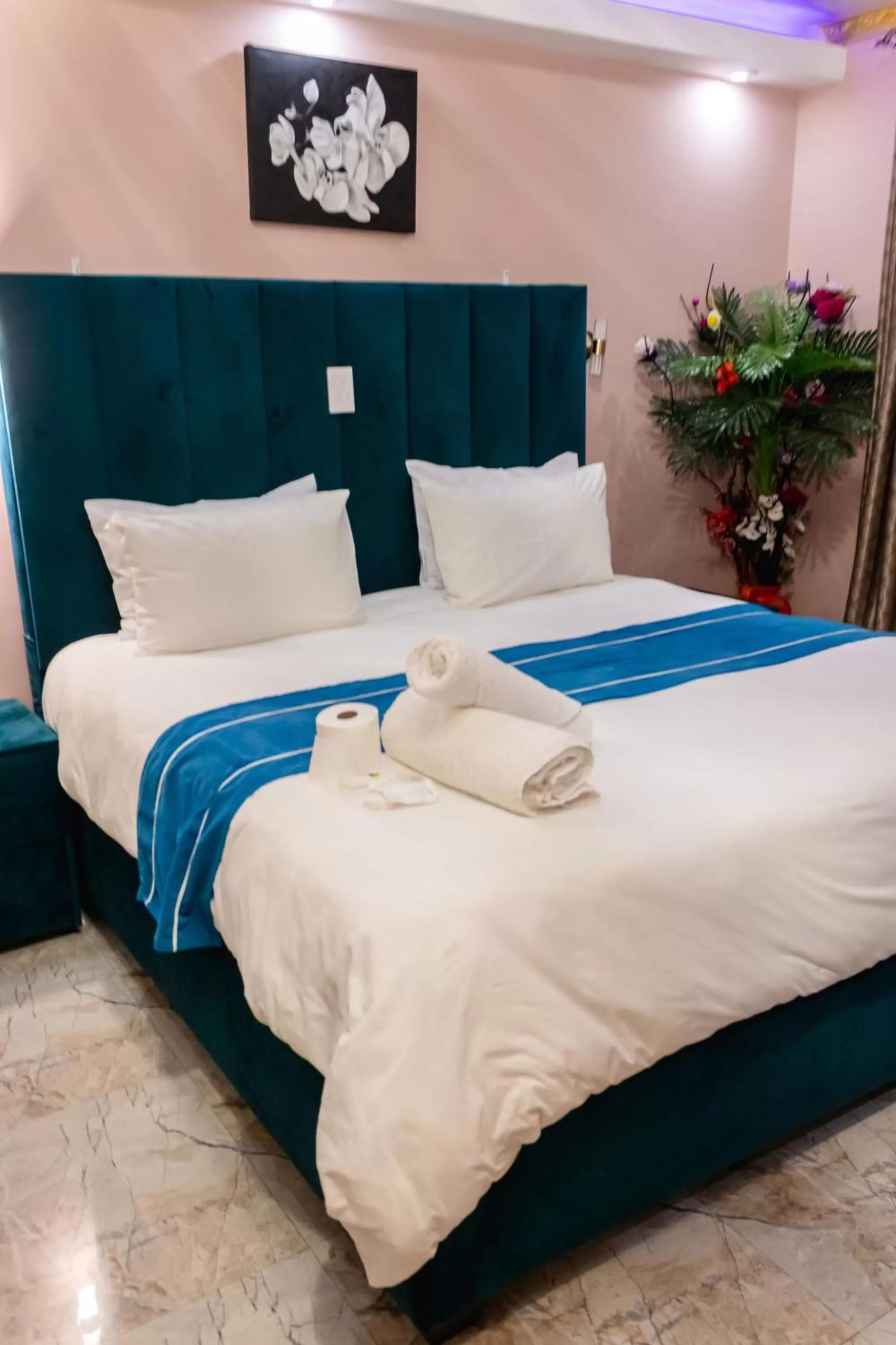 Standard Double or Twin Room - single occupancy in Gold Crown International Hotel Johannesburg