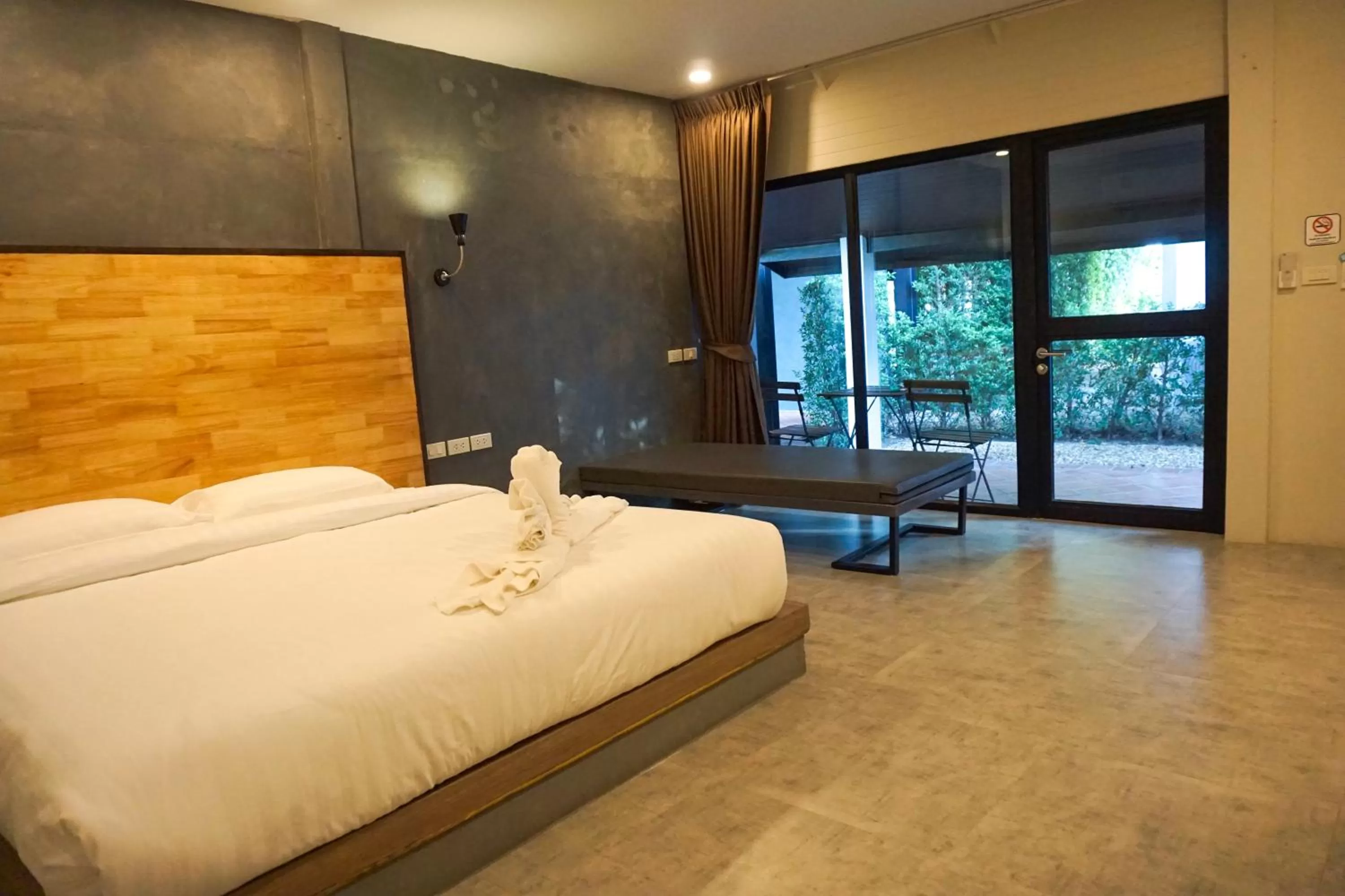 Deluxe King Room in Banyan Resort @Rayong