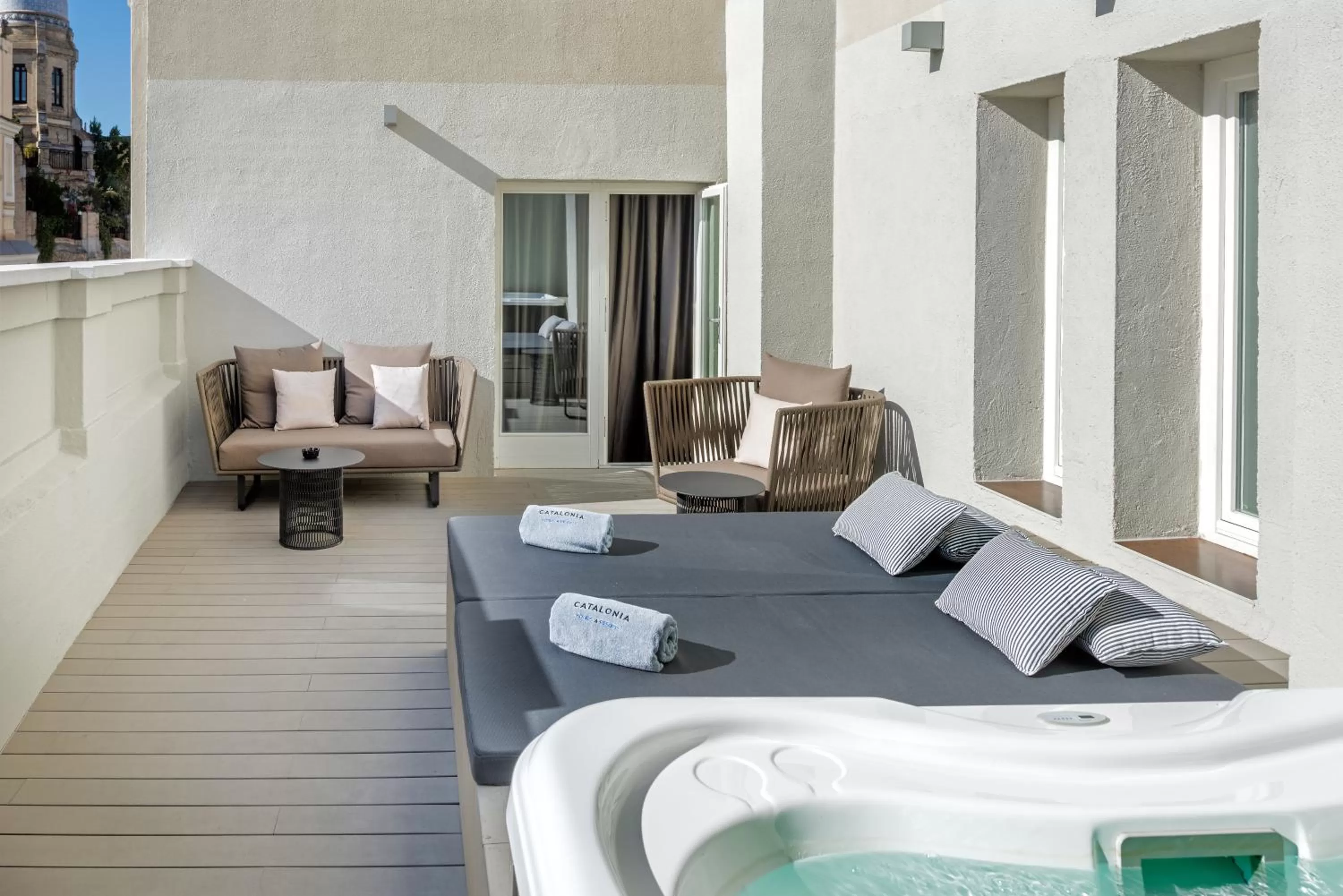  Suite Junior with Terrace and Jacuzzi in Catalonia Gran Vía Madrid