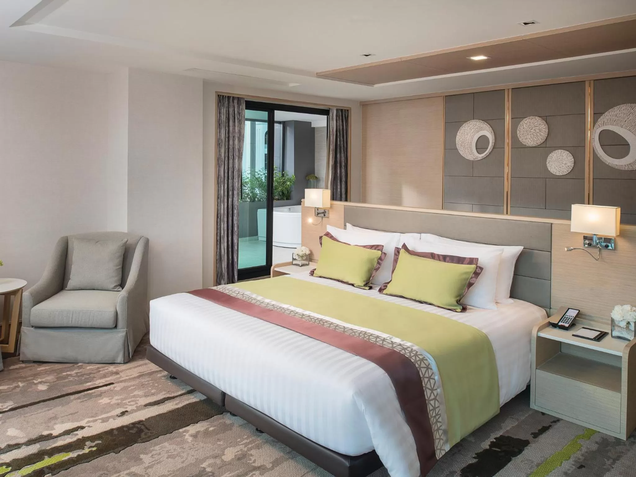 Jacuzzi Suite with Balcony (High Floors) in Solitaire Bangkok Sukhumvit 11