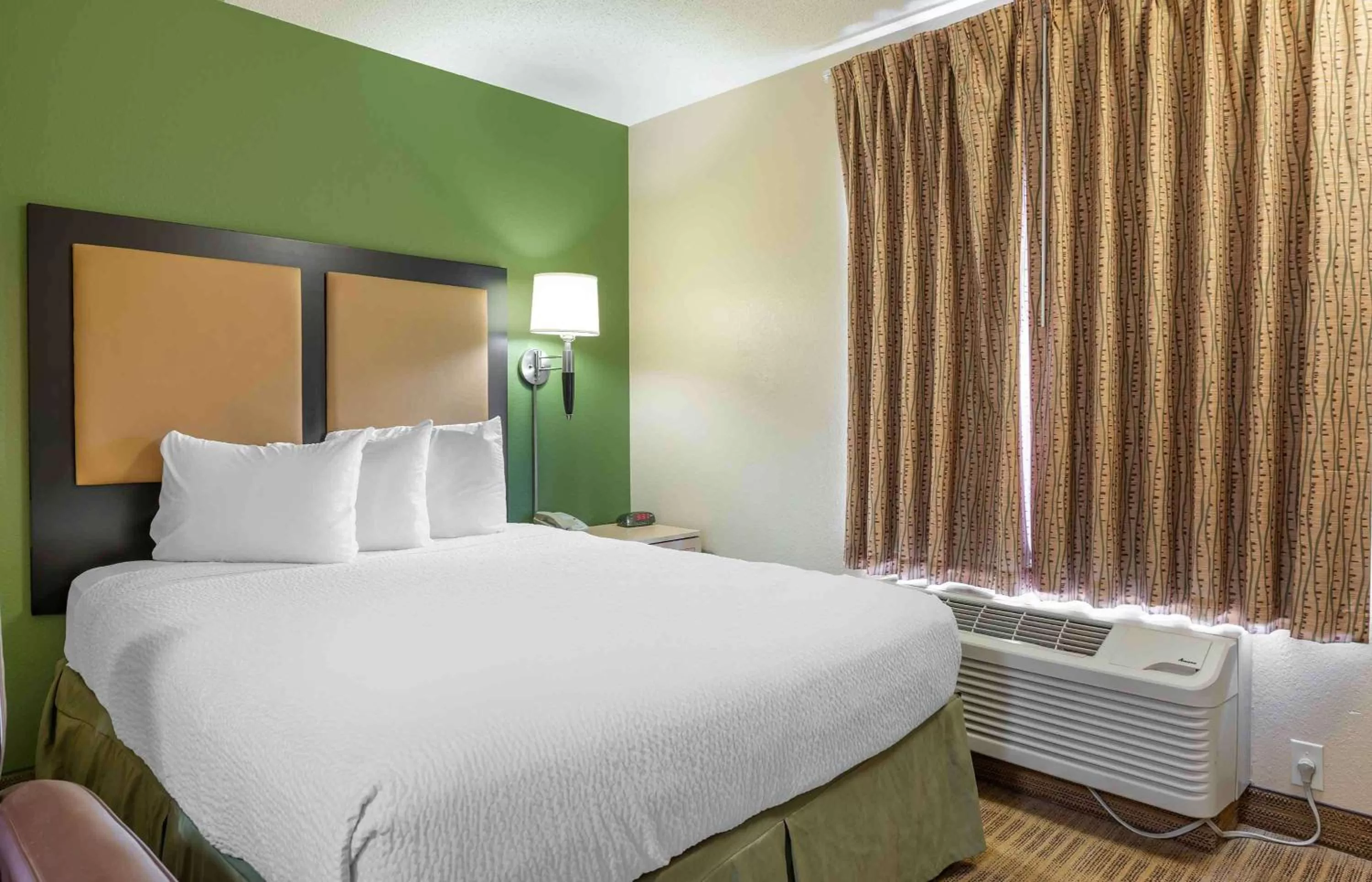 Queen studio with 1 Queen Bed - Disability Access/Non-Smoking in Extended Stay America Suites - Cincinnati - Blue Ash - Kenwood Road