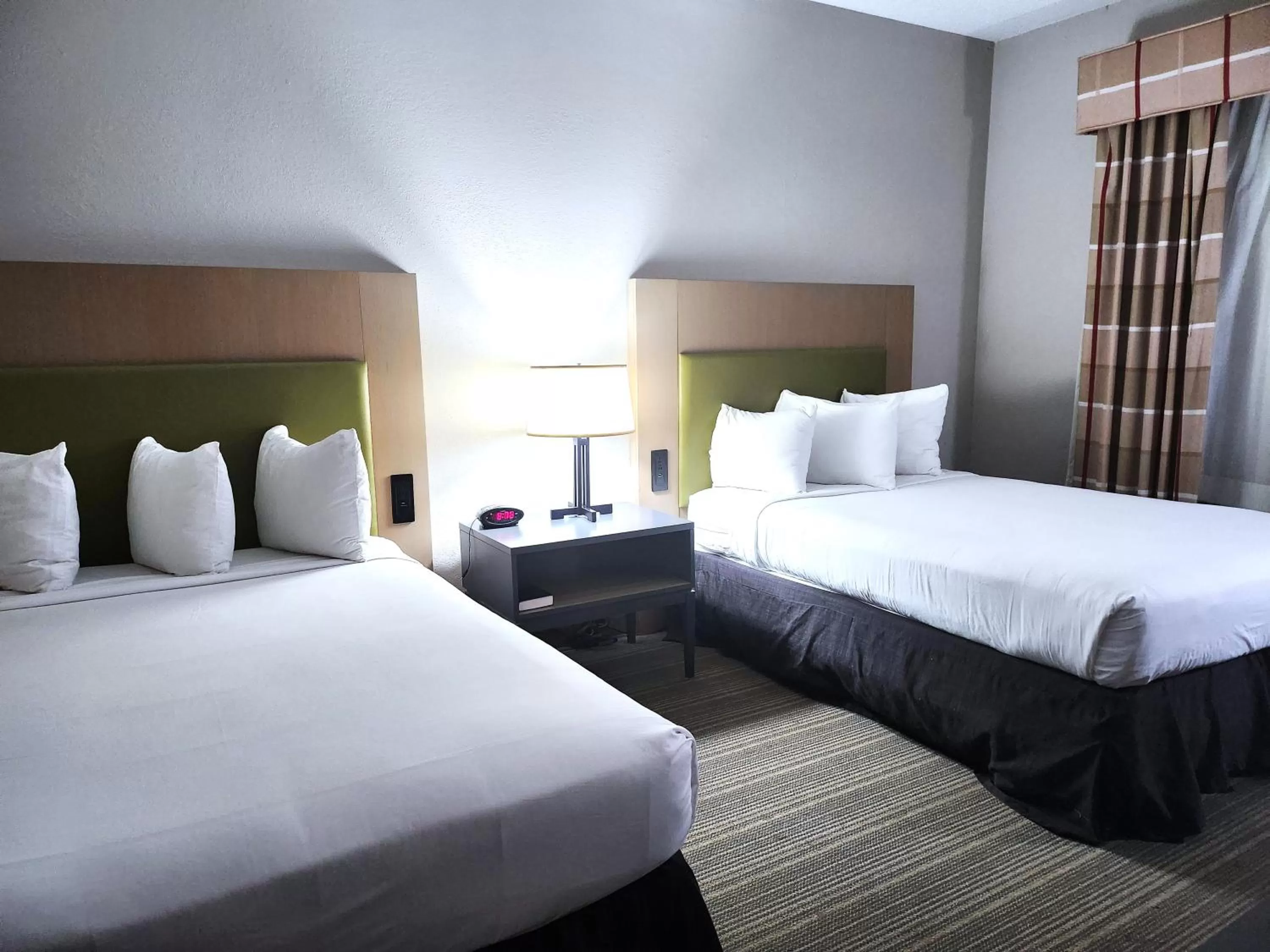 Room with Two Double Beds, Mobility Access Room and Bathtub with Grab Bars, Non-Smoking in Wingate by Wyndham Matthews - Charlotte