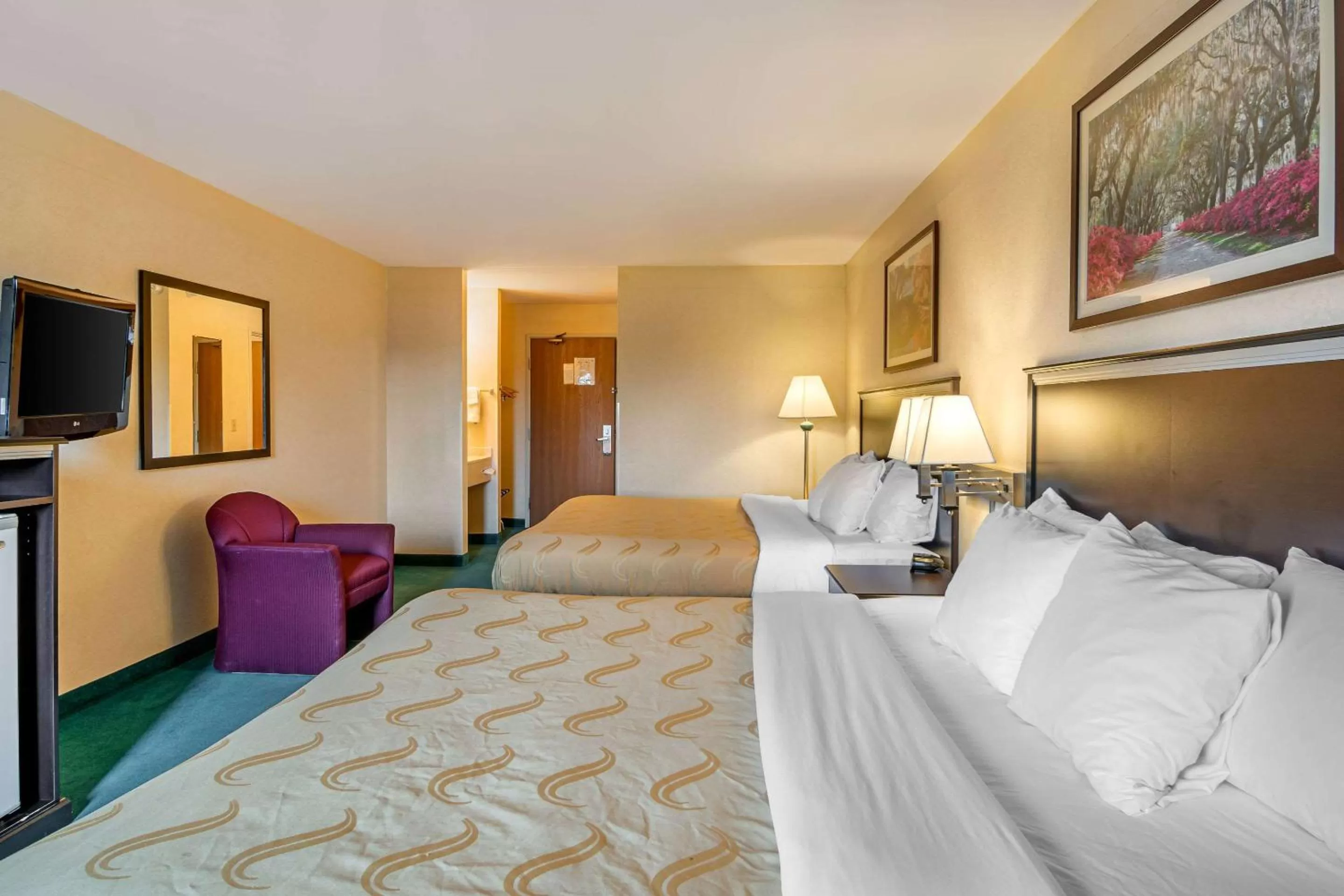 Deluxe Queen Room with Two Queen Beds - Non-Smoking in Quality Inn Bend North