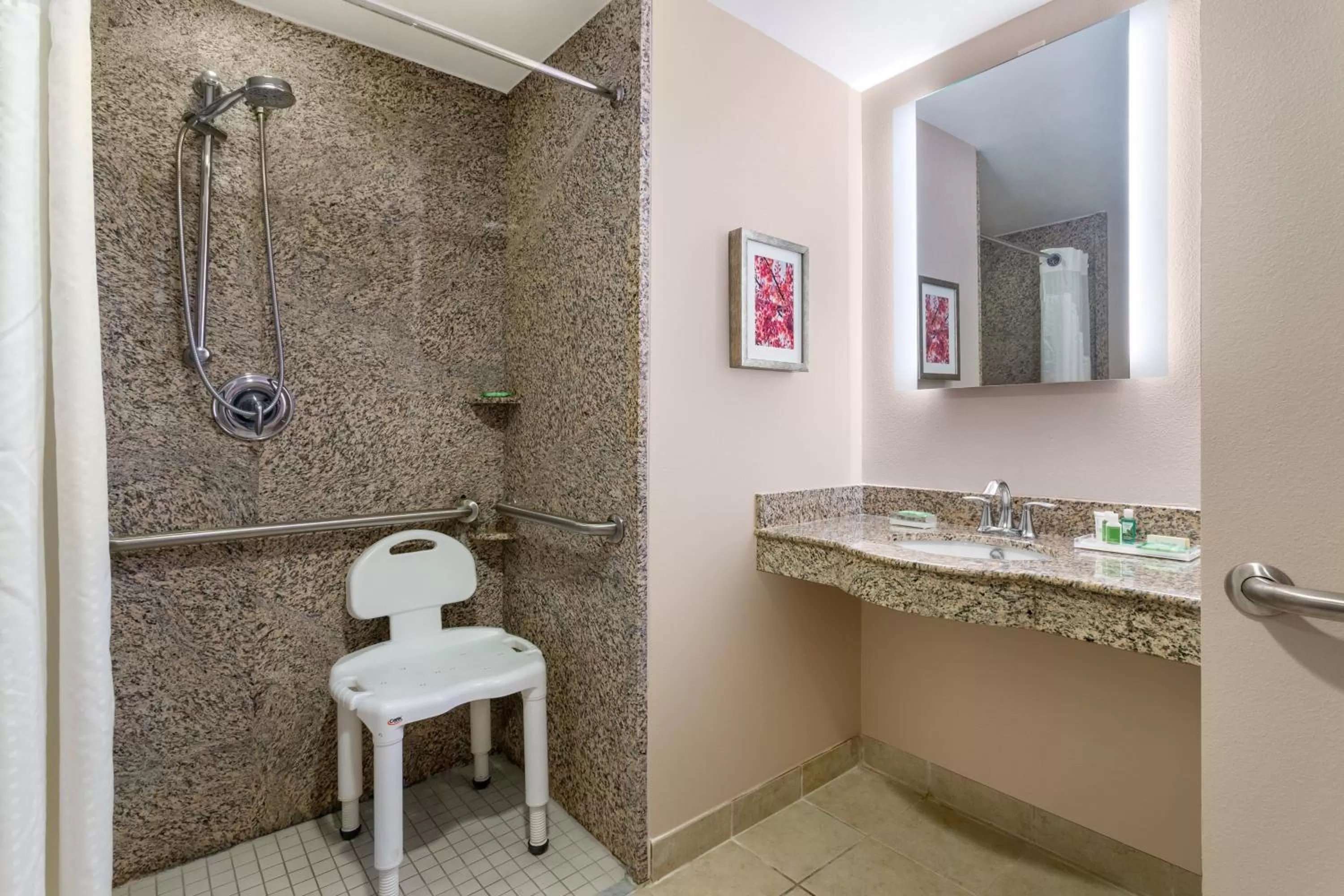 Standard Queen Room with Two Queen Beds and Mobility Accessible Roll-In Shower in Holiday Inn Winter Haven by IHG