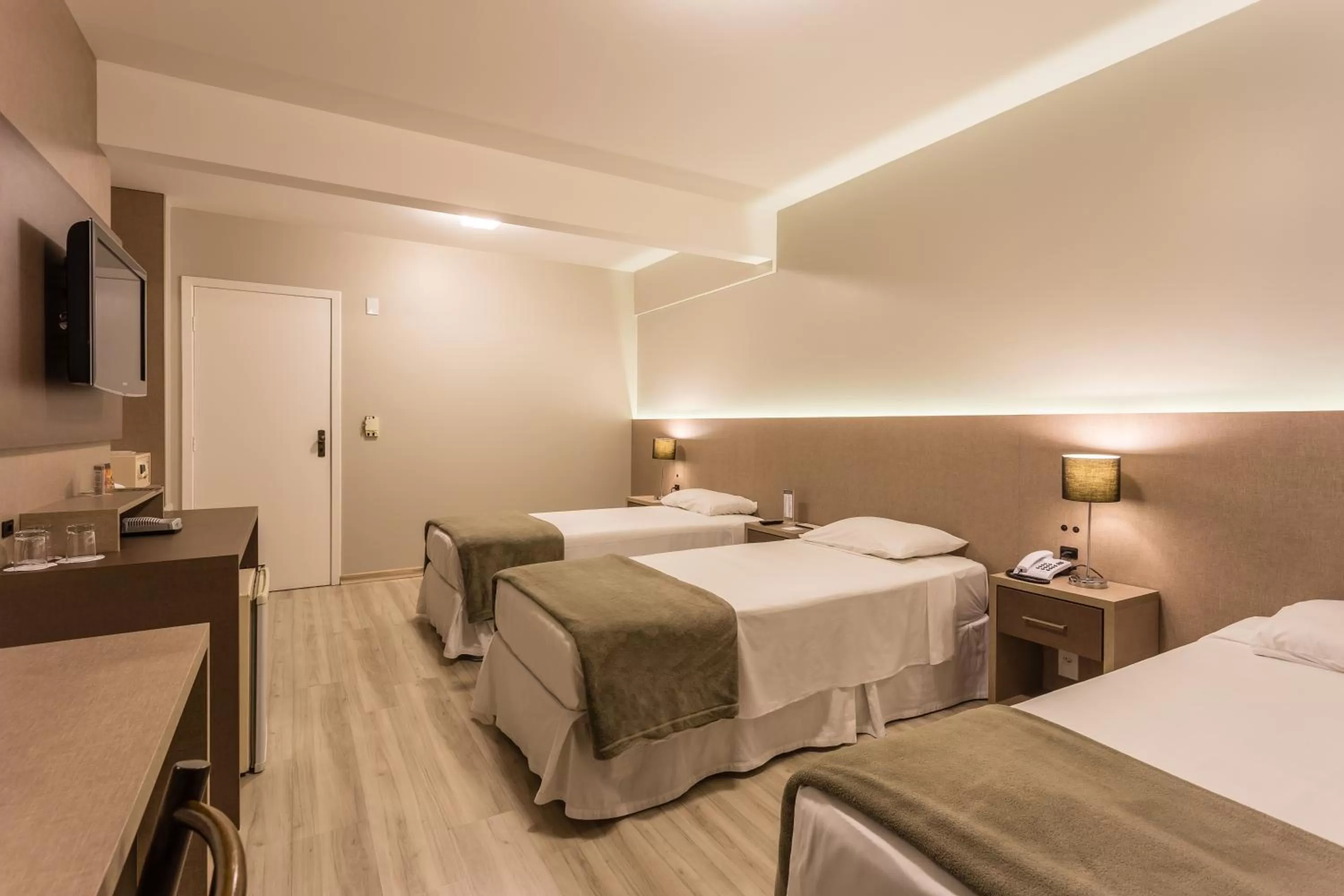 Triple Room in Hotel Farol da Ilha