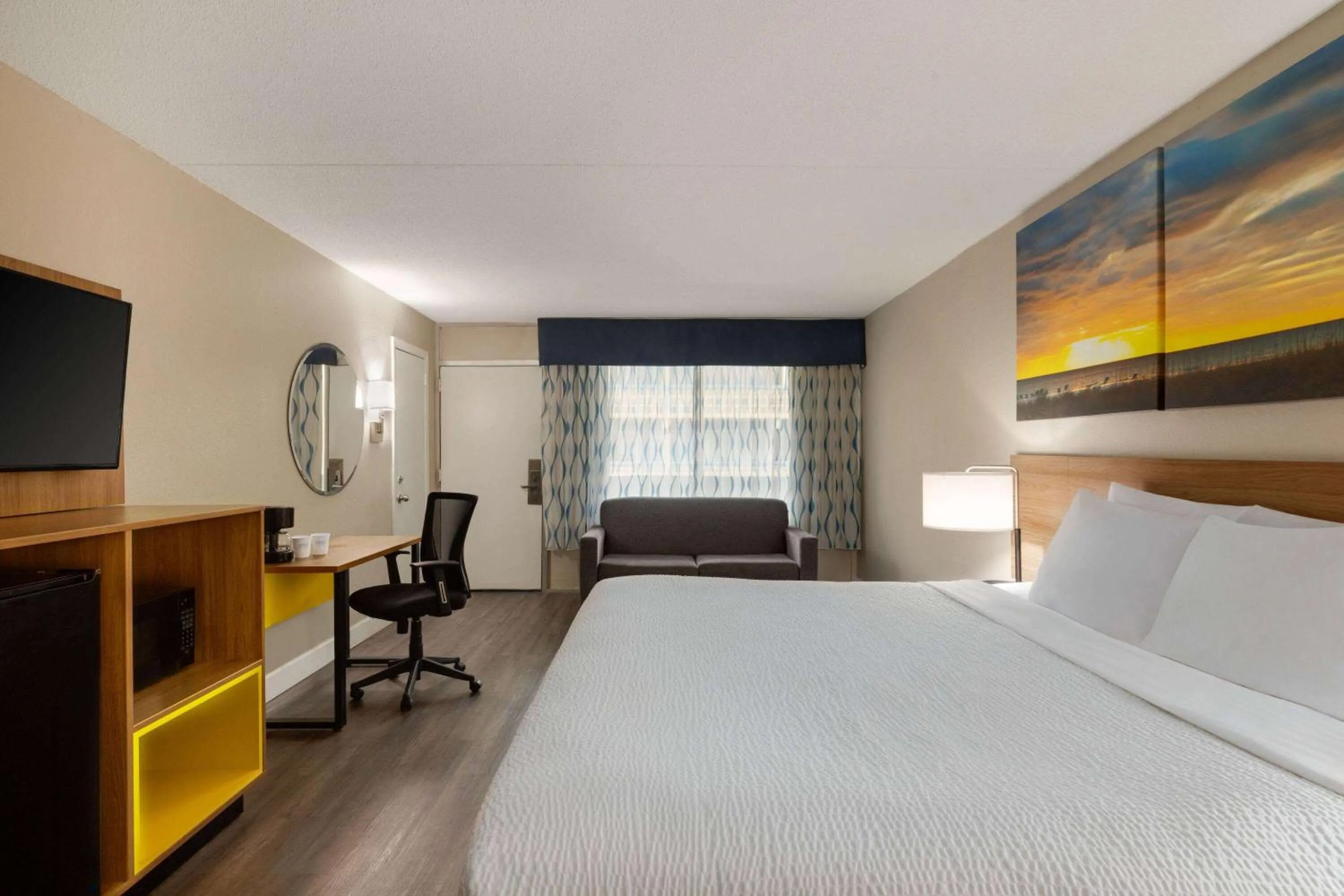 King Room - Non-Smoking in Days Inn by Wyndham Myrtle Beach-Beach Front