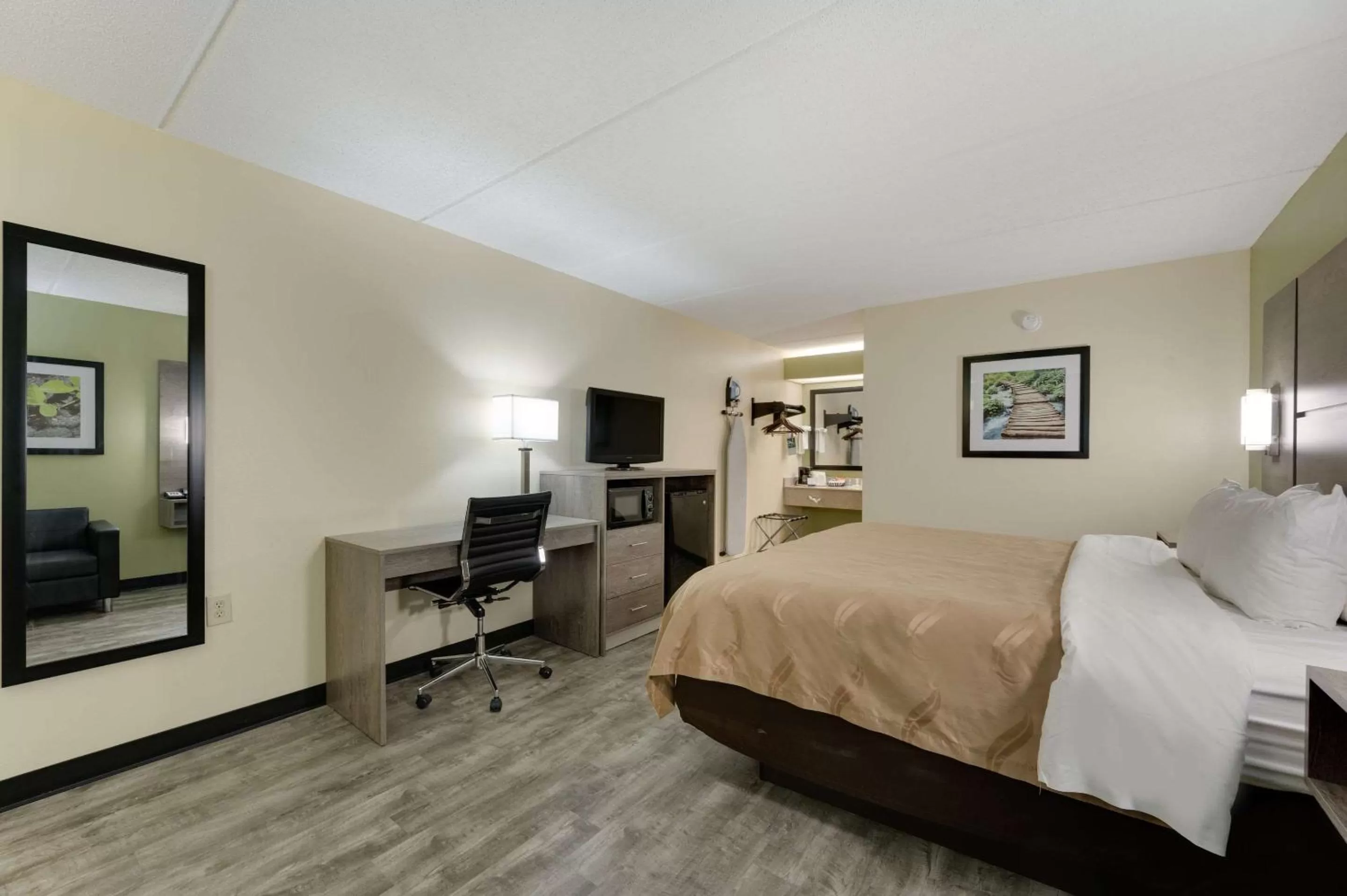 Quality Inn Airport - Southeast