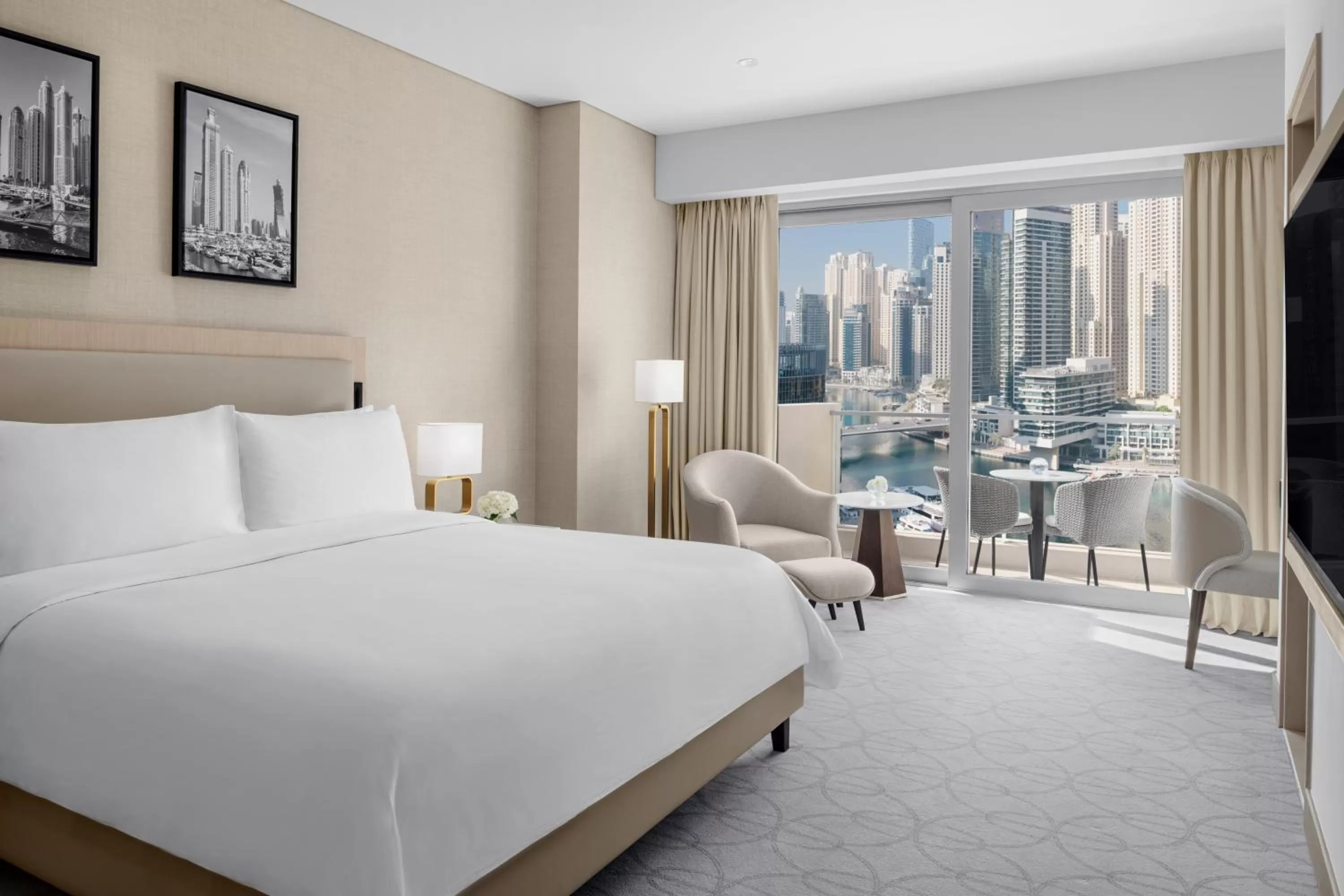 Executive Club King Marina View in Address Dubai Marina