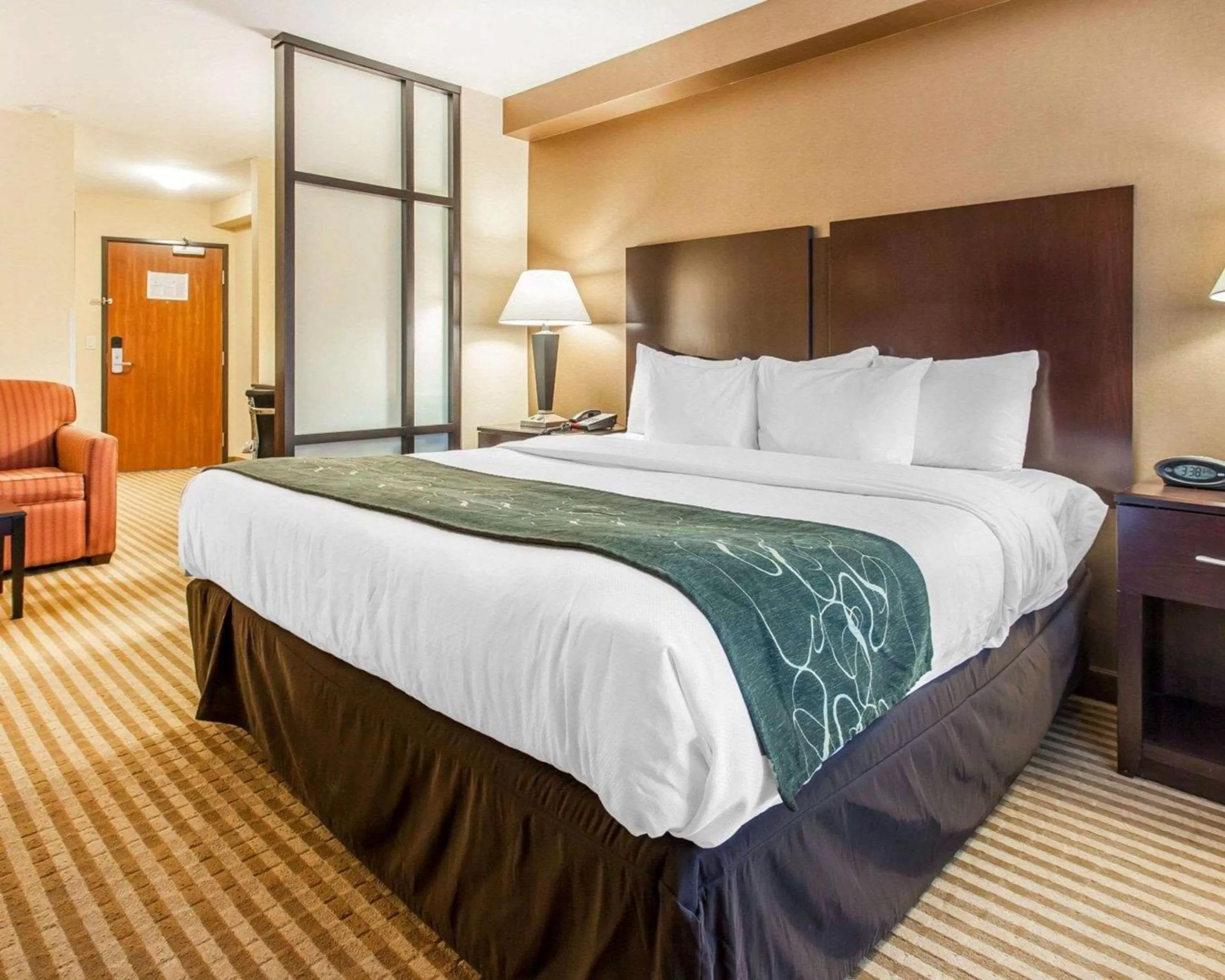 King Suite - Disability Access/Non-Smoking in Comfort Suites Wenatchee Gateway